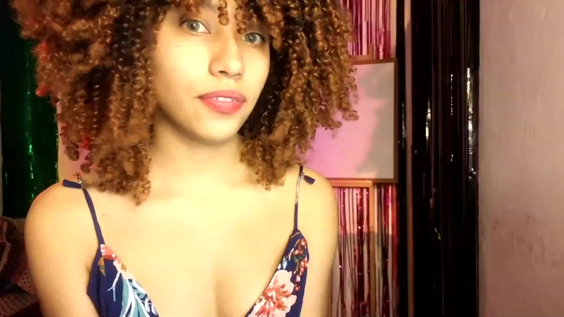 Gallery image thumbnail from Cofewithmilk's myfreecams stream on, 05/05/2023, 24:01 image 1 of 20