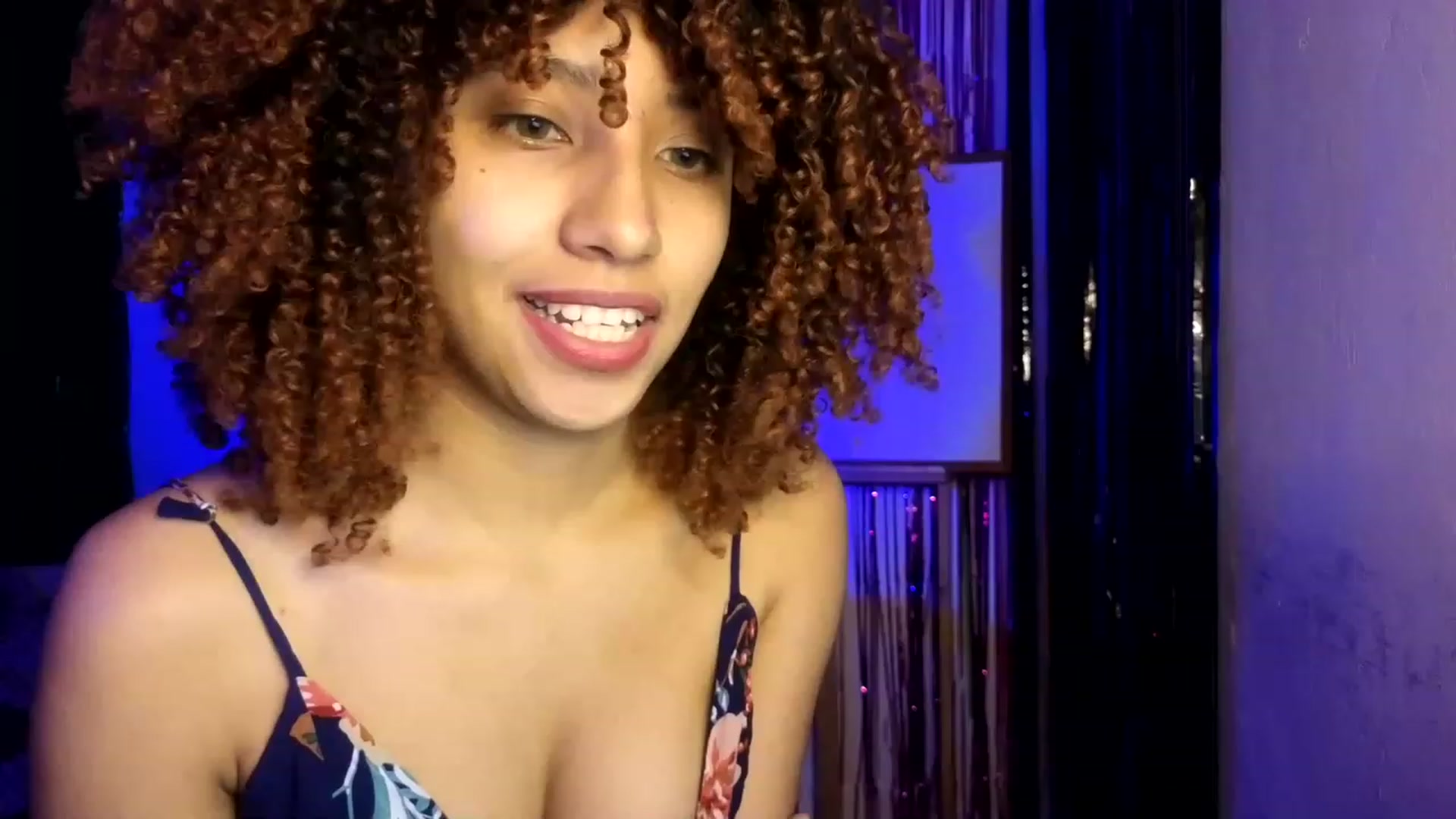 Gallery image thumbnail from Cofewithmilk's myfreecams stream on, 05/05/2023, 24:01 image 15 of 20