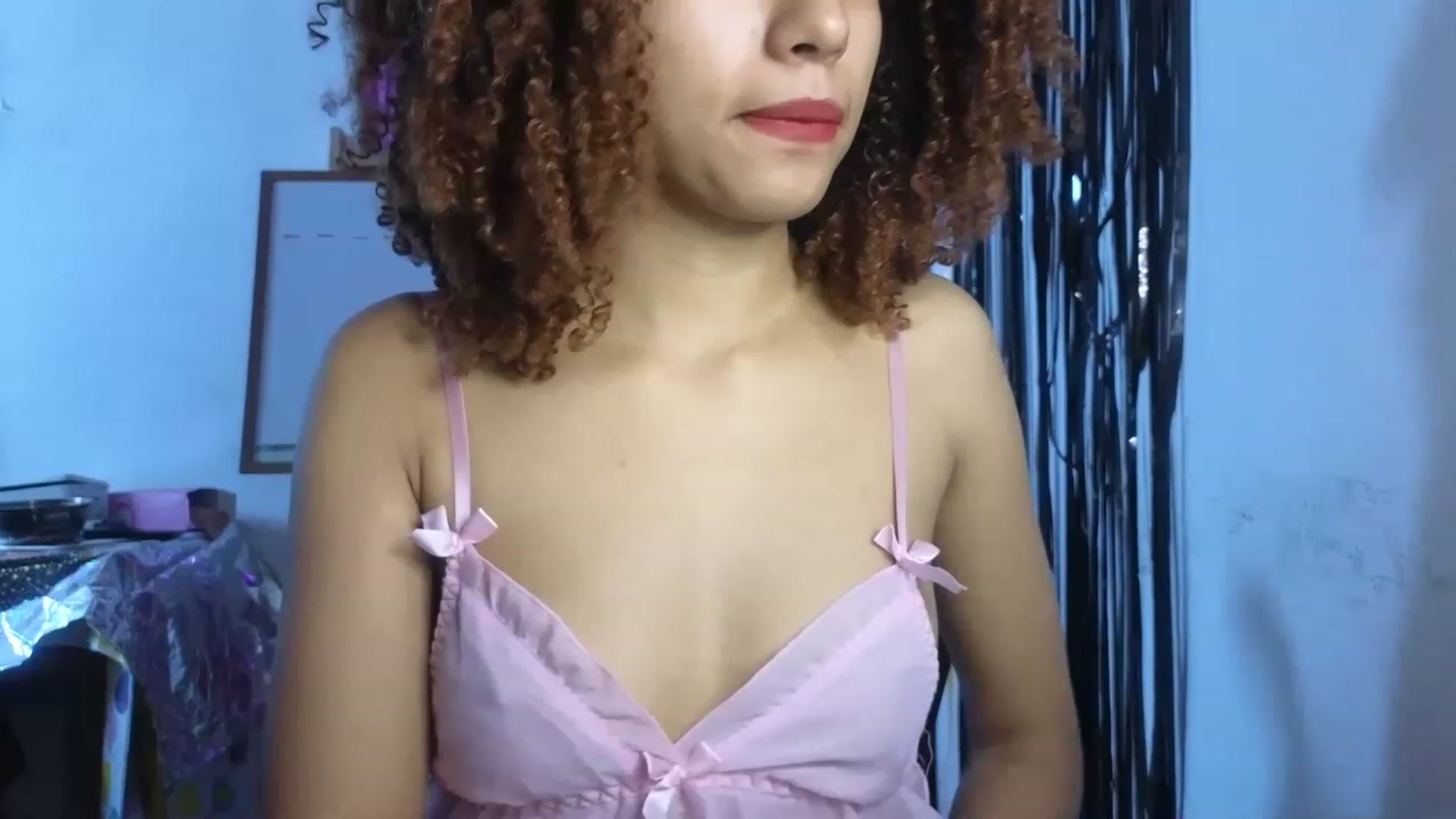 Gallery image thumbnail from Cofewithmilk's myfreecams stream on, 05/13/2023, 17:11 image 14 of 20