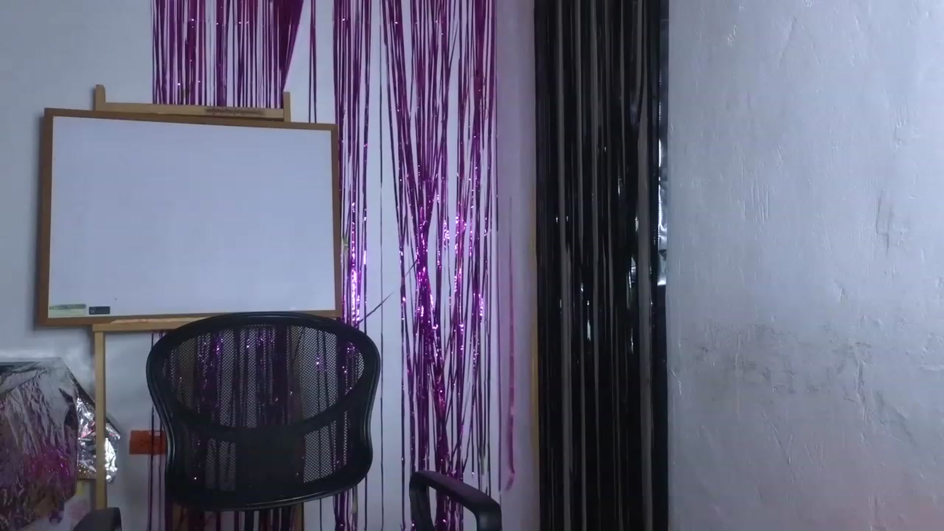 Gallery image thumbnail from Cofewithmilk's myfreecams stream on, 05/17/2023, 02:38 image 6 of 20