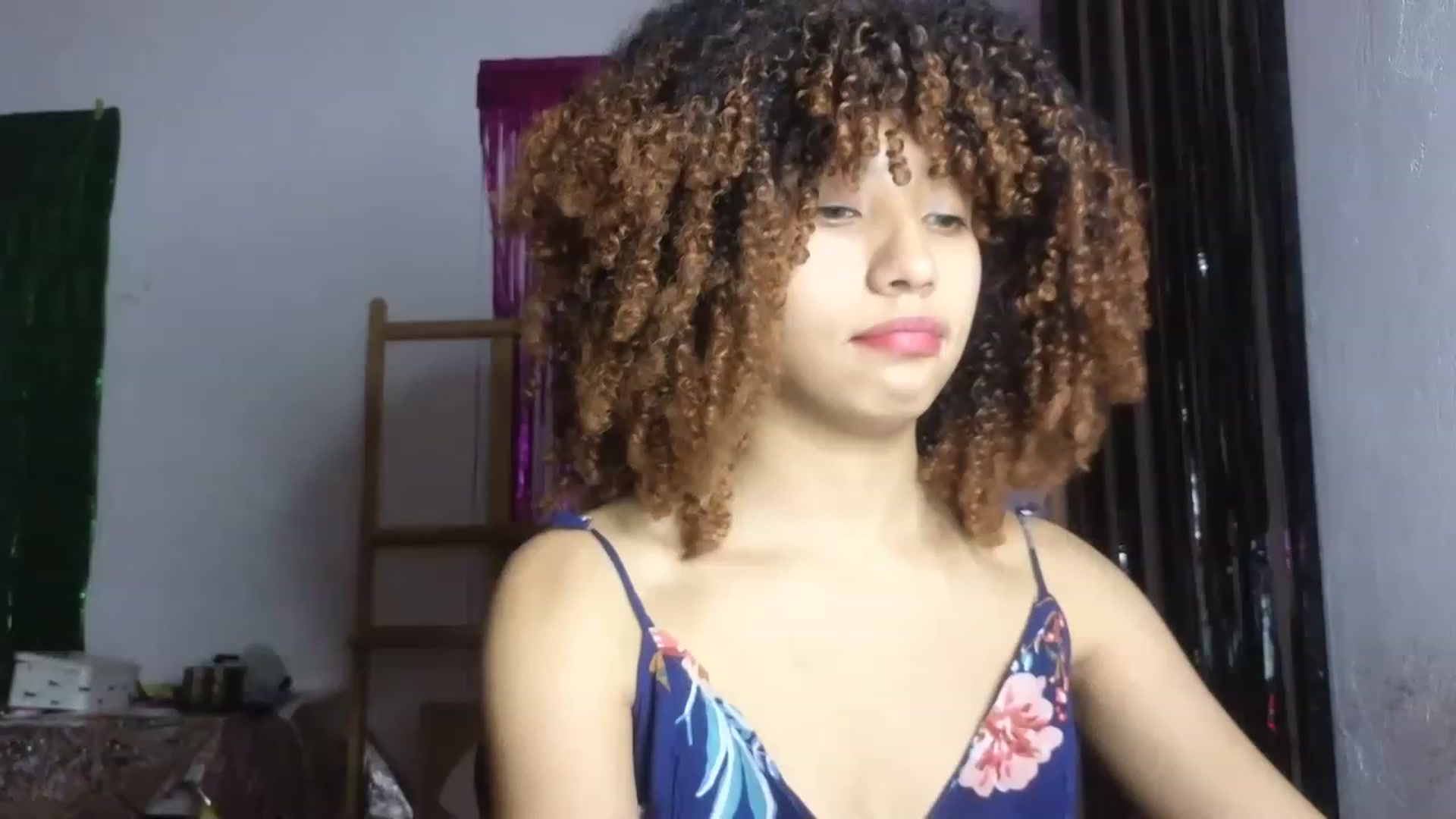 Gallery image thumbnail from Cofewithmilk's myfreecams stream on, 05/18/2023, 24:33 image 19 of 20