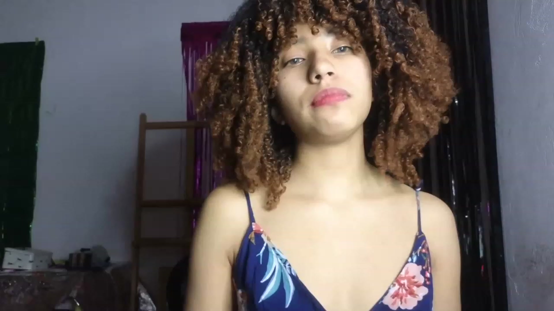 Gallery image thumbnail from Cofewithmilk's myfreecams stream on, 05/18/2023, 24:33 image 15 of 20