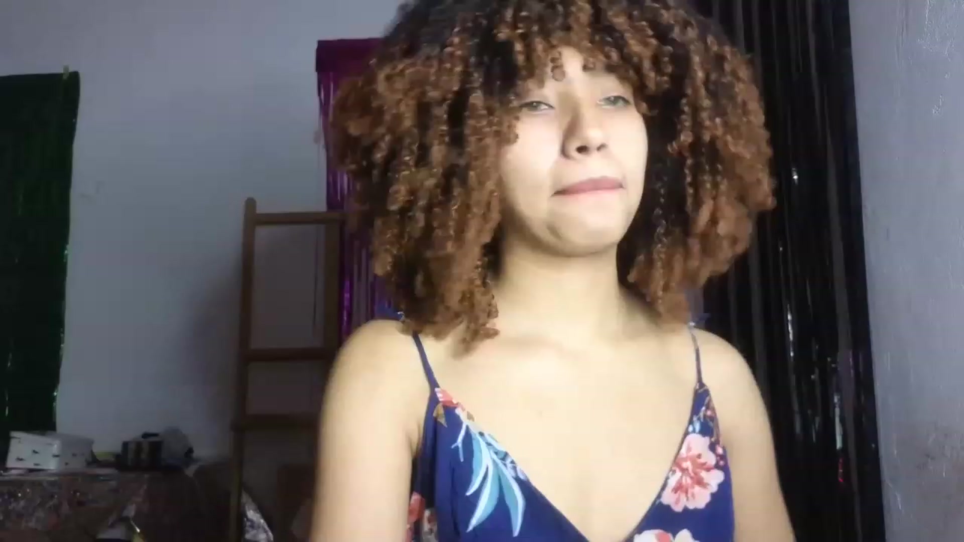 Gallery image thumbnail from Cofewithmilk's myfreecams stream on, 05/18/2023, 24:33 image 18 of 20