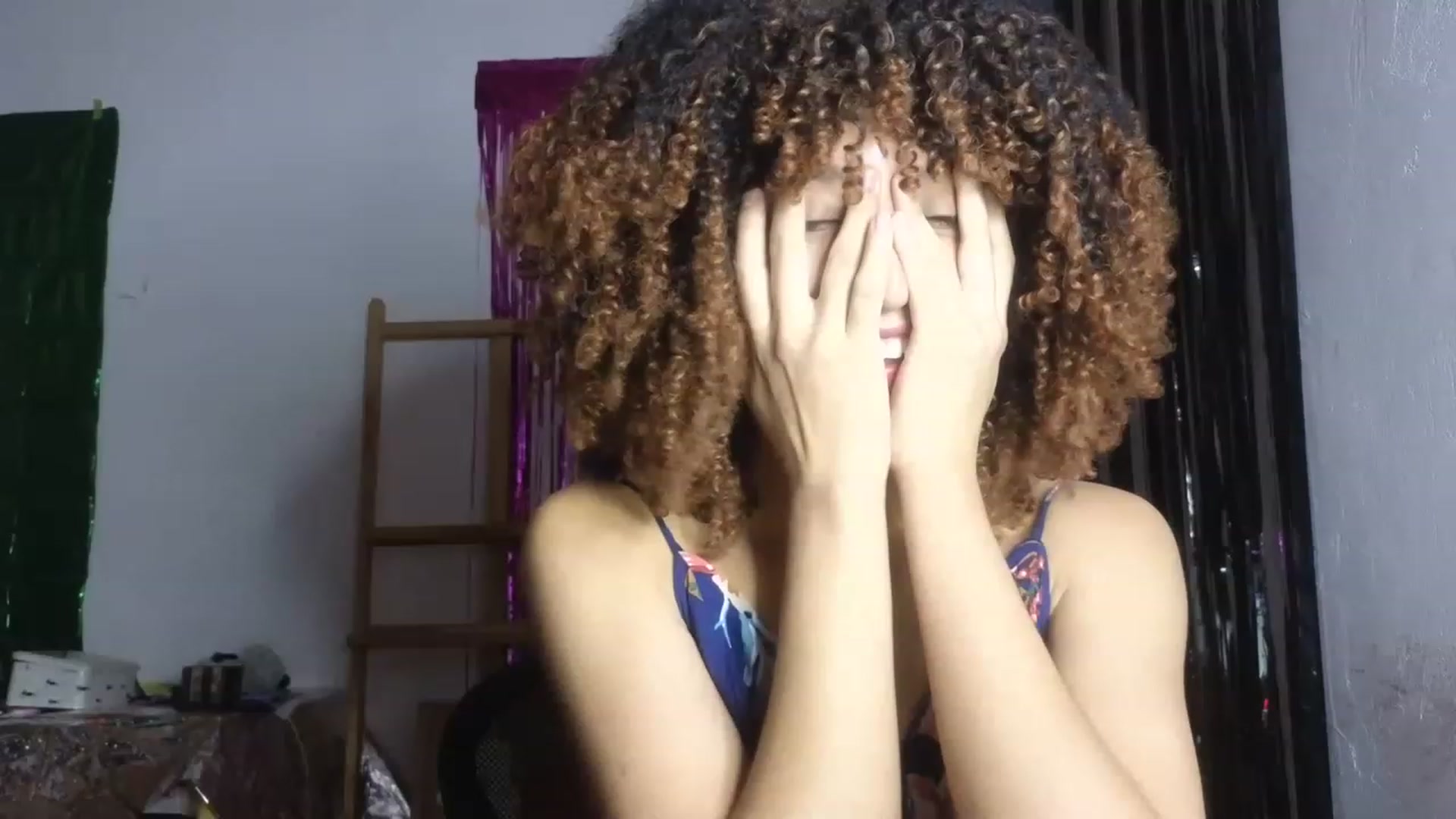 Gallery image thumbnail from Cofewithmilk's myfreecams stream on, 05/18/2023, 24:33 image 16 of 20