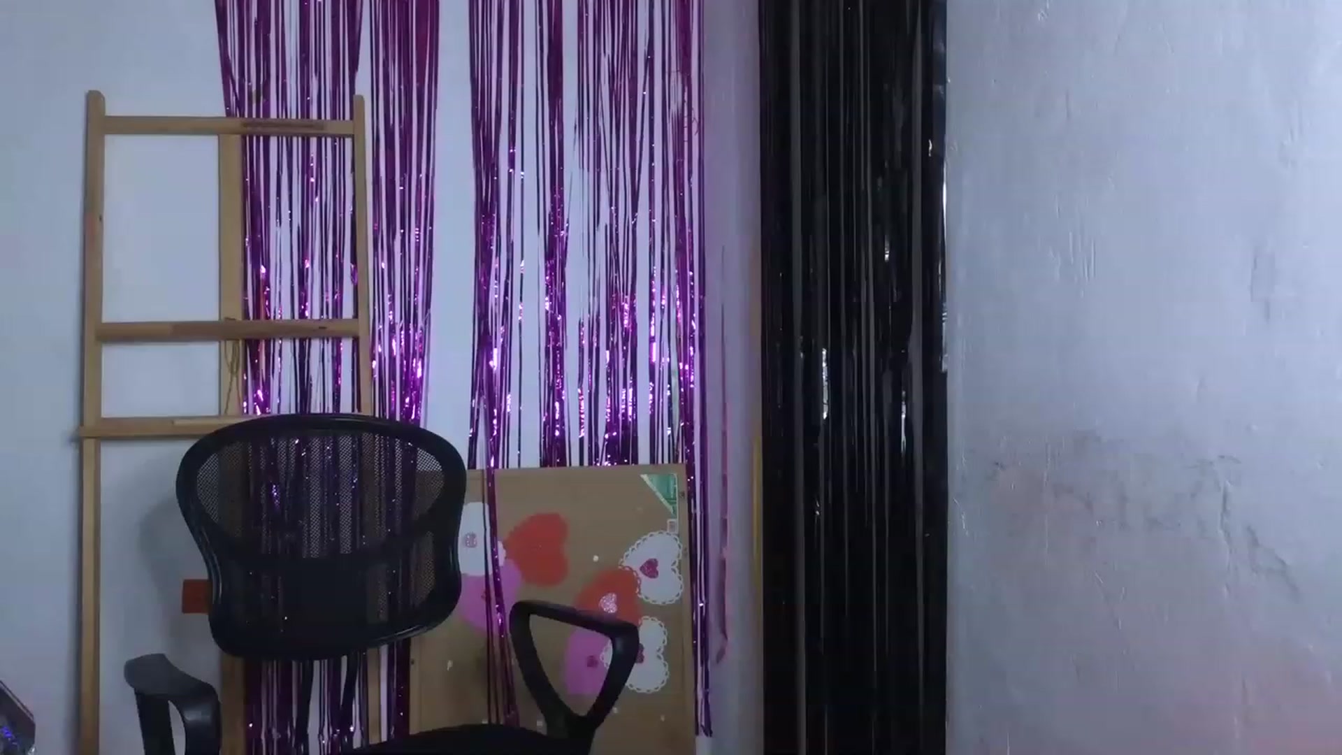 Gallery image thumbnail from Cofewithmilk's myfreecams stream on, 05/19/2023, 01:28 image 1 of 20
