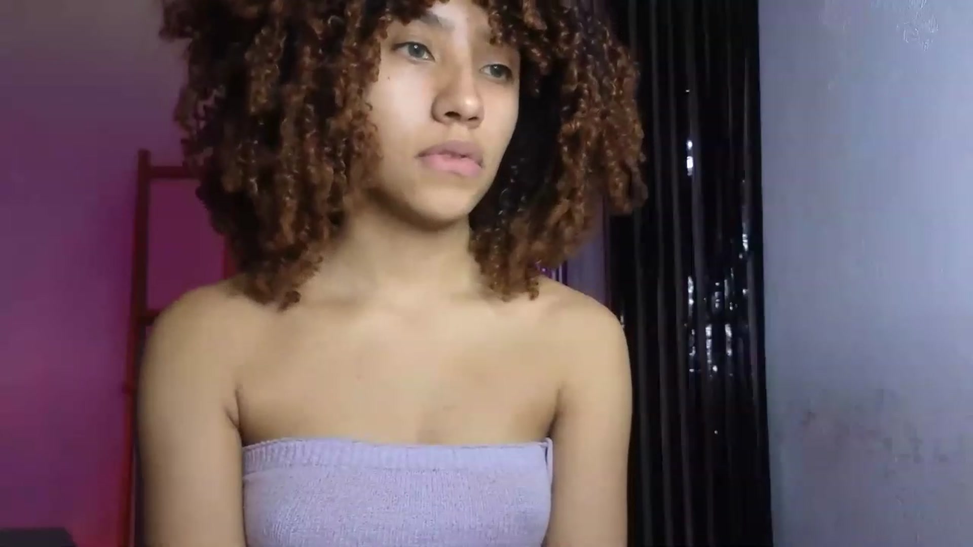 Gallery image thumbnail from Cofewithmilk's myfreecams stream on, 05/23/2023, 24:02 image 18 of 20