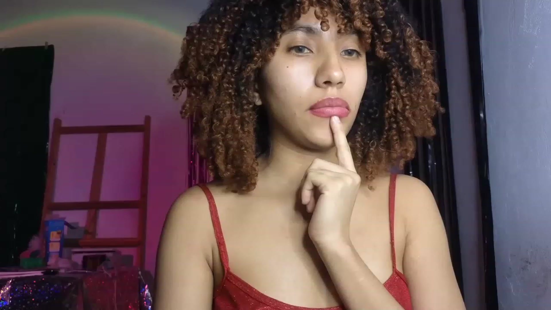 Gallery image thumbnail from Cofewithmilk's myfreecams stream on, 05/26/2023, 01:28 image 18 of 20