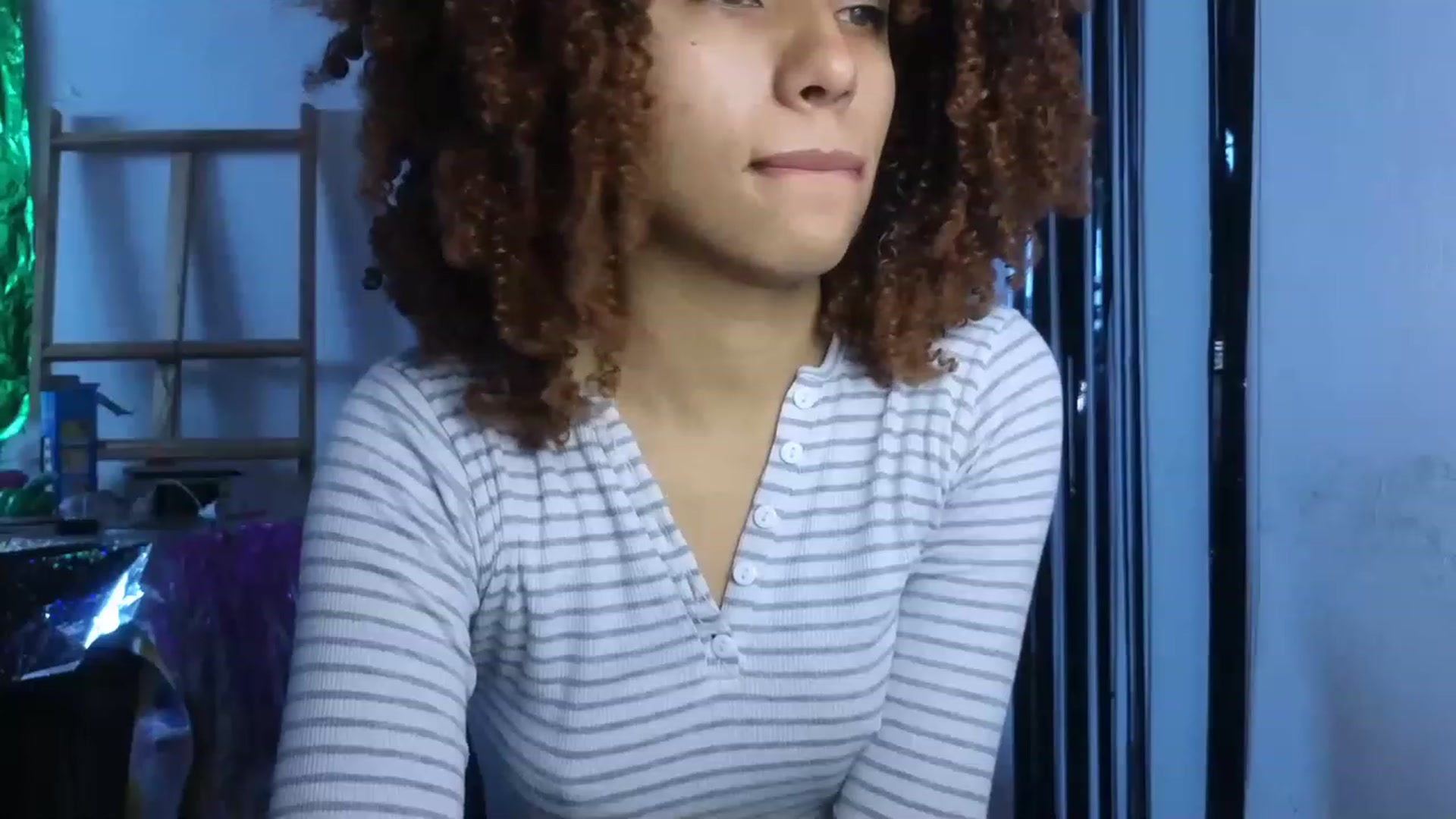 Gallery image thumbnail from Cofewithmilk's myfreecams stream on, 05/27/2023, 18:11 image 18 of 20