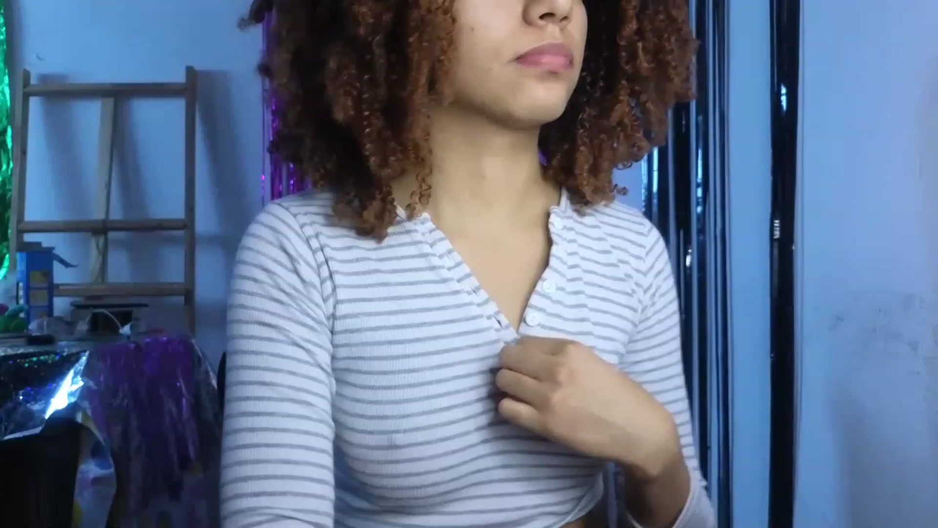 Gallery image thumbnail from Cofewithmilk's myfreecams stream on, 05/27/2023, 18:11 image 16 of 20