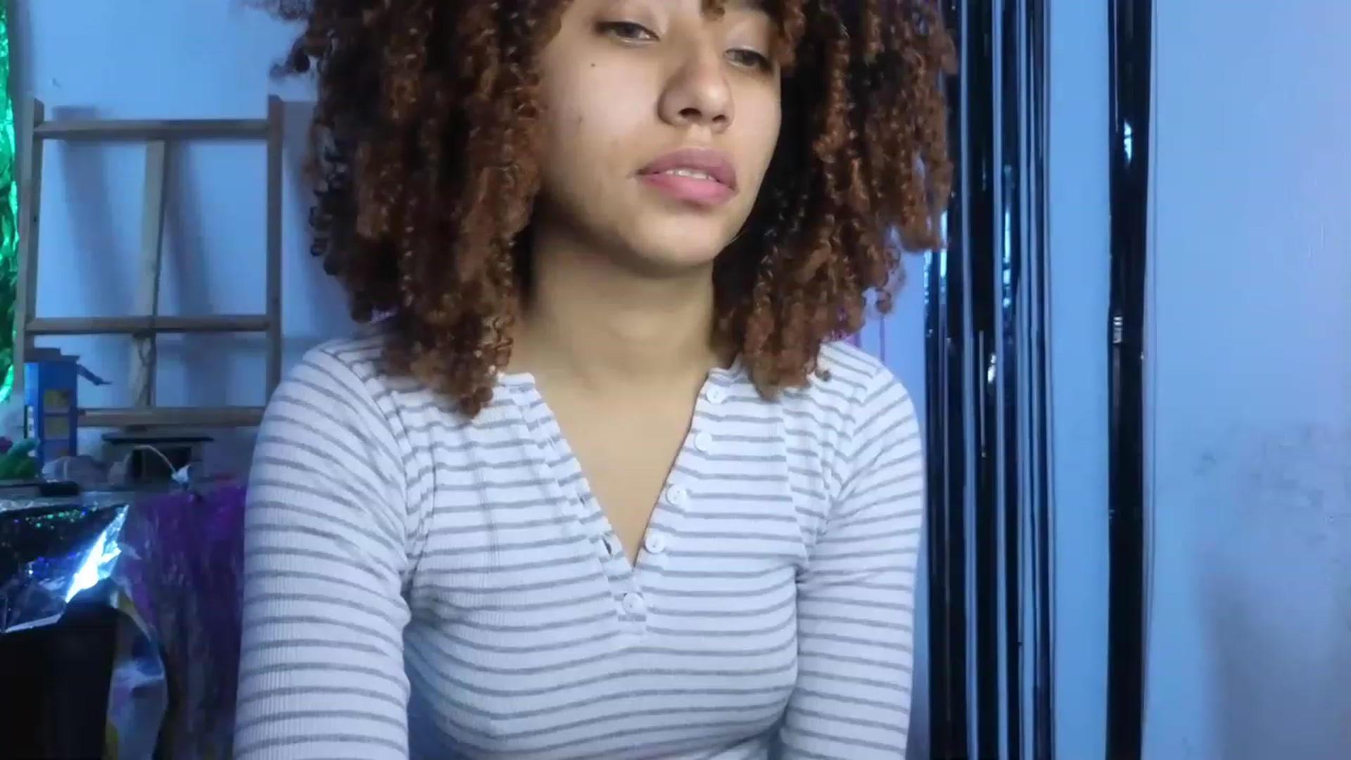 Gallery image thumbnail from Cofewithmilk's myfreecams stream on, 05/27/2023, 18:11 image 12 of 20