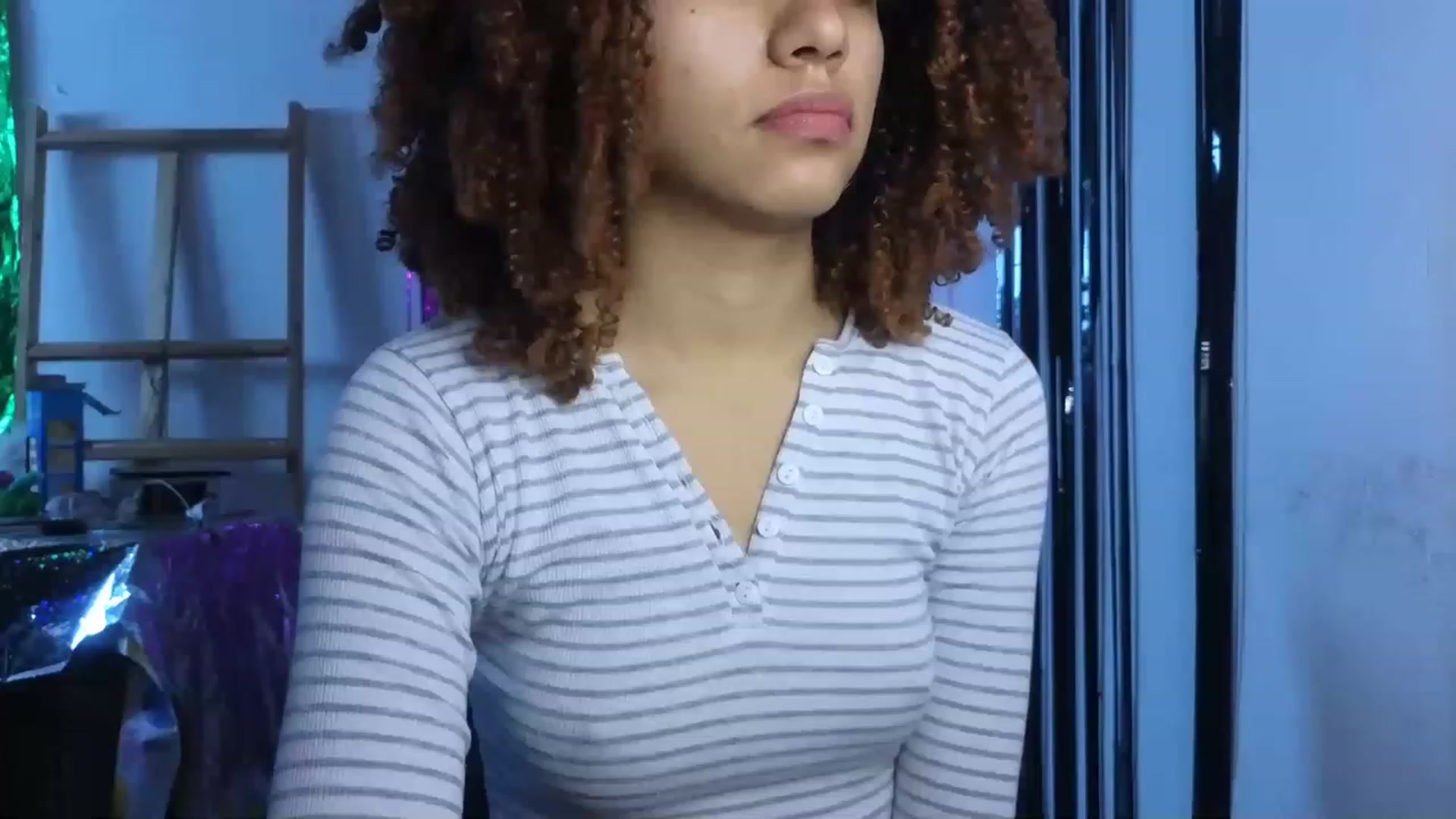 Gallery image thumbnail from Cofewithmilk's myfreecams stream on, 05/27/2023, 18:11 image 10 of 20