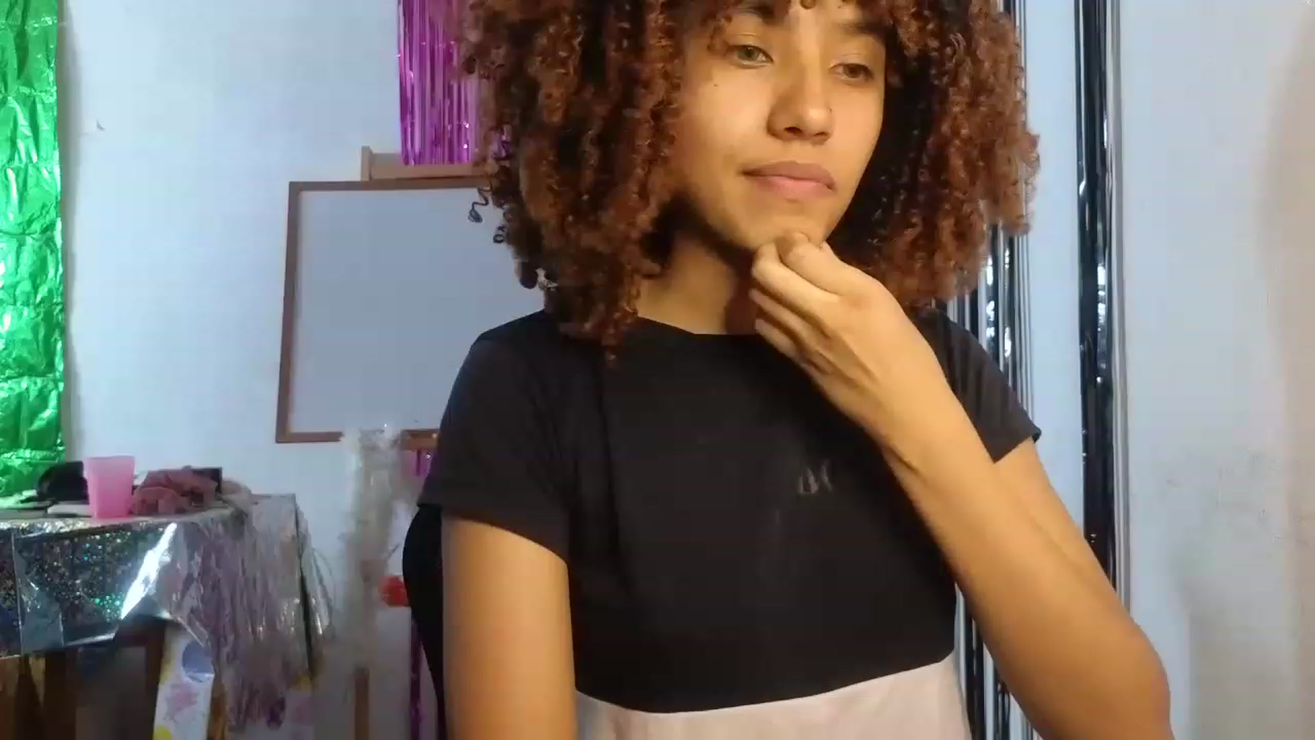 Gallery image thumbnail from Cofewithmilk's myfreecams stream on, 06/03/2023, 20:27 image 20 of 20