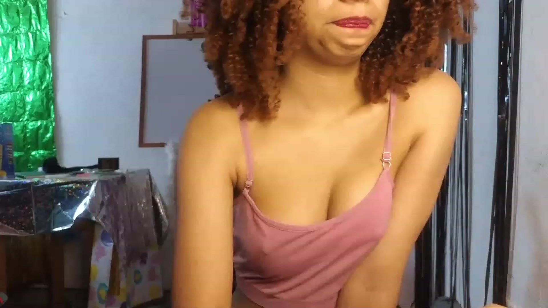 Gallery image thumbnail from Cofewithmilk's myfreecams stream on, 06/06/2023, 15:58 image 2 of 20