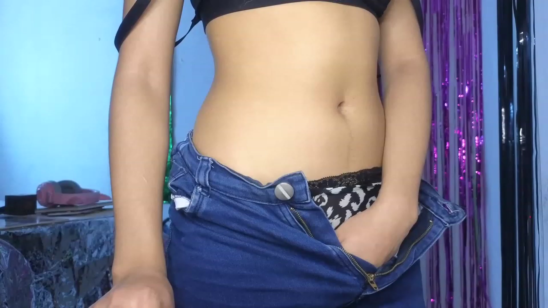 Gallery image thumbnail from Cofewithmilk's myfreecams stream on, 06/13/2023, 16:51 image 13 of 20