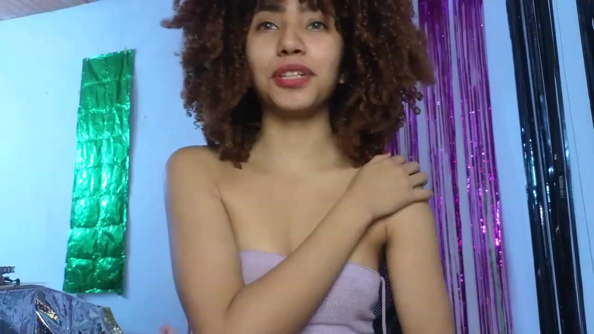 Gallery image thumbnail from Cofewithmilk's myfreecams stream on, 06/16/2023, 18:18 image 10 of 20