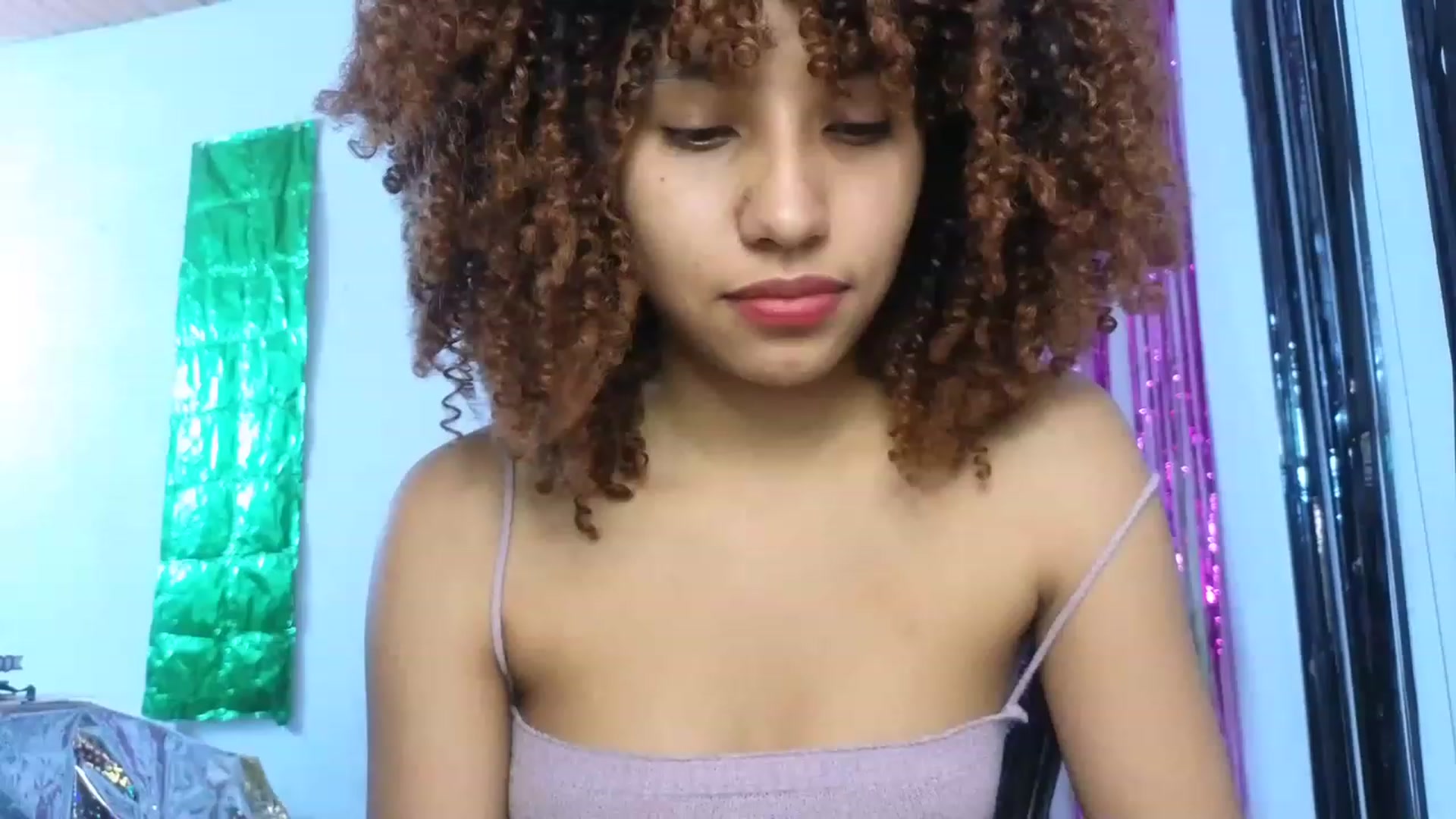 Gallery image thumbnail from Cofewithmilk's myfreecams stream on, 06/16/2023, 18:18 image 15 of 20