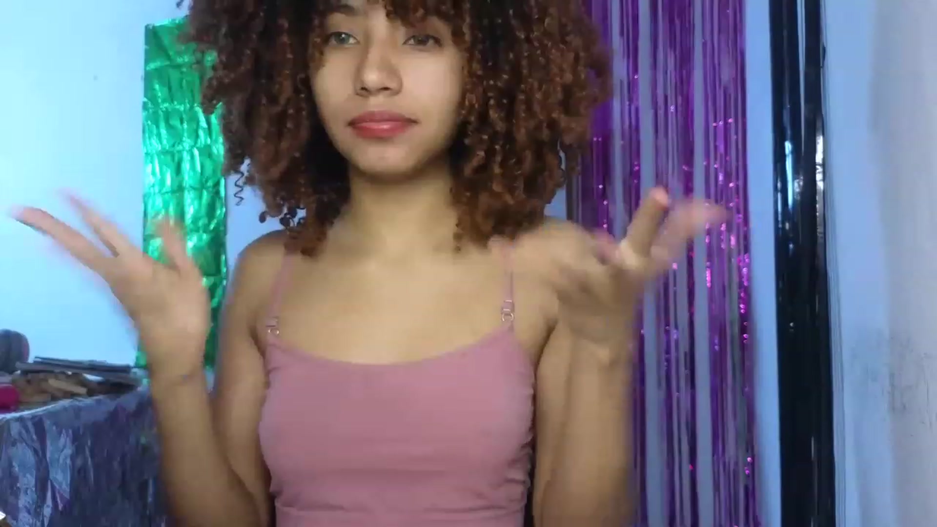 Gallery image thumbnail from Cofewithmilk's myfreecams stream on, 06/17/2023, 16:56 image 9 of 20