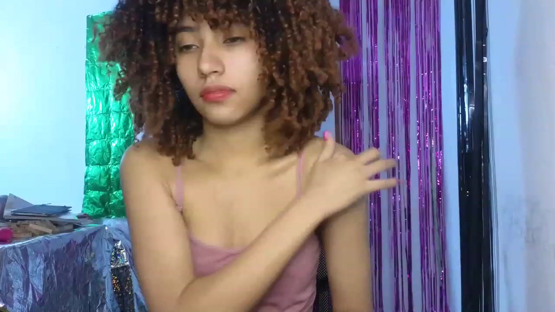 Gallery image thumbnail from Cofewithmilk's myfreecams stream on, 06/17/2023, 16:56 image 7 of 20