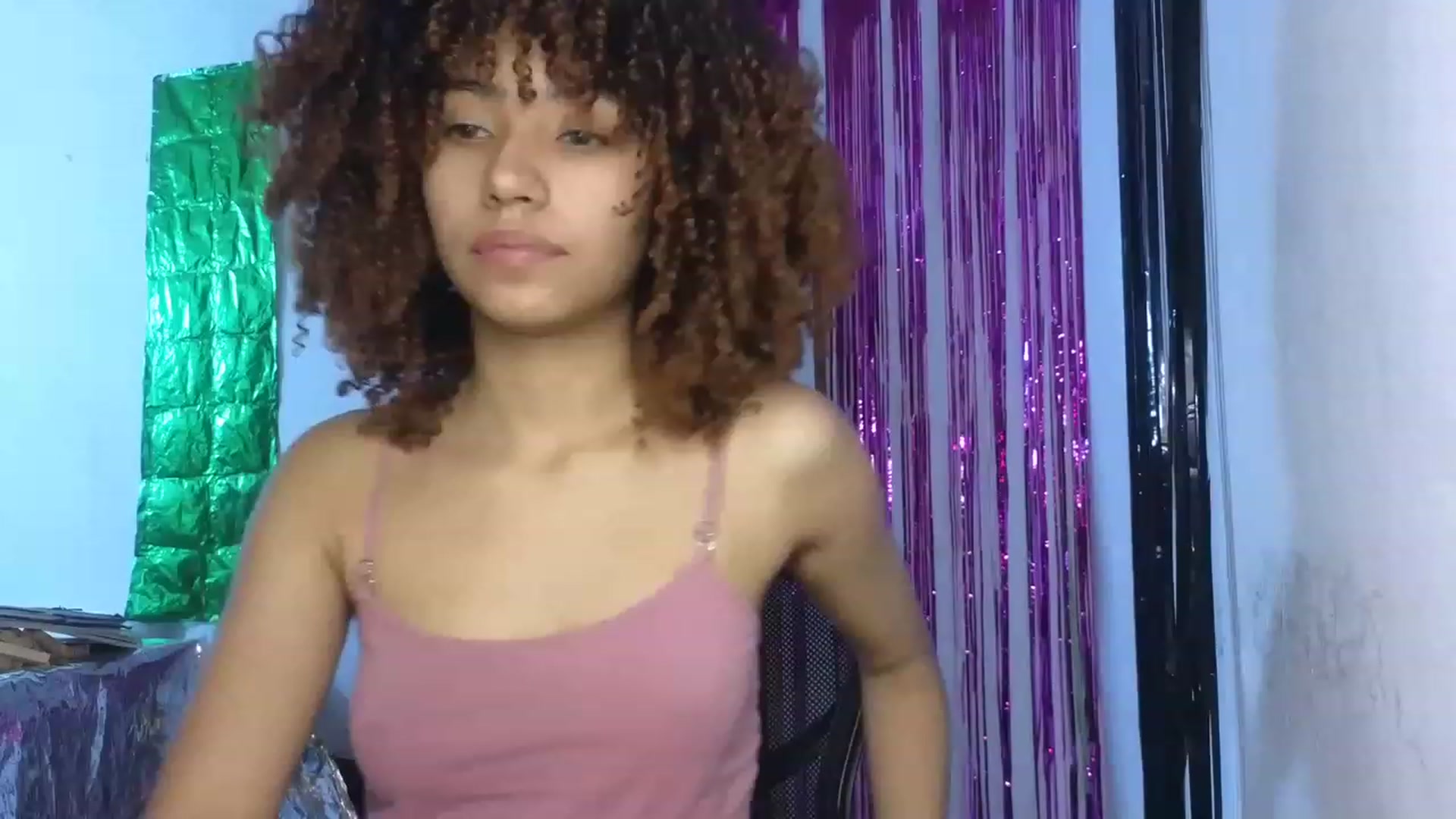 Gallery image thumbnail from Cofewithmilk's myfreecams stream on, 06/17/2023, 18:06 image 10 of 20