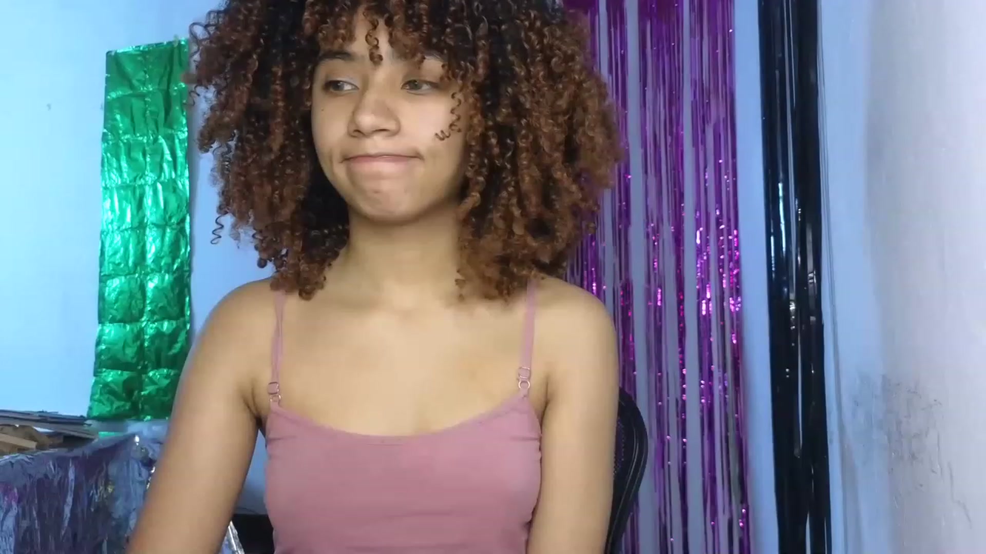 Gallery image thumbnail from Cofewithmilk's myfreecams stream on, 06/17/2023, 18:06 image 13 of 20