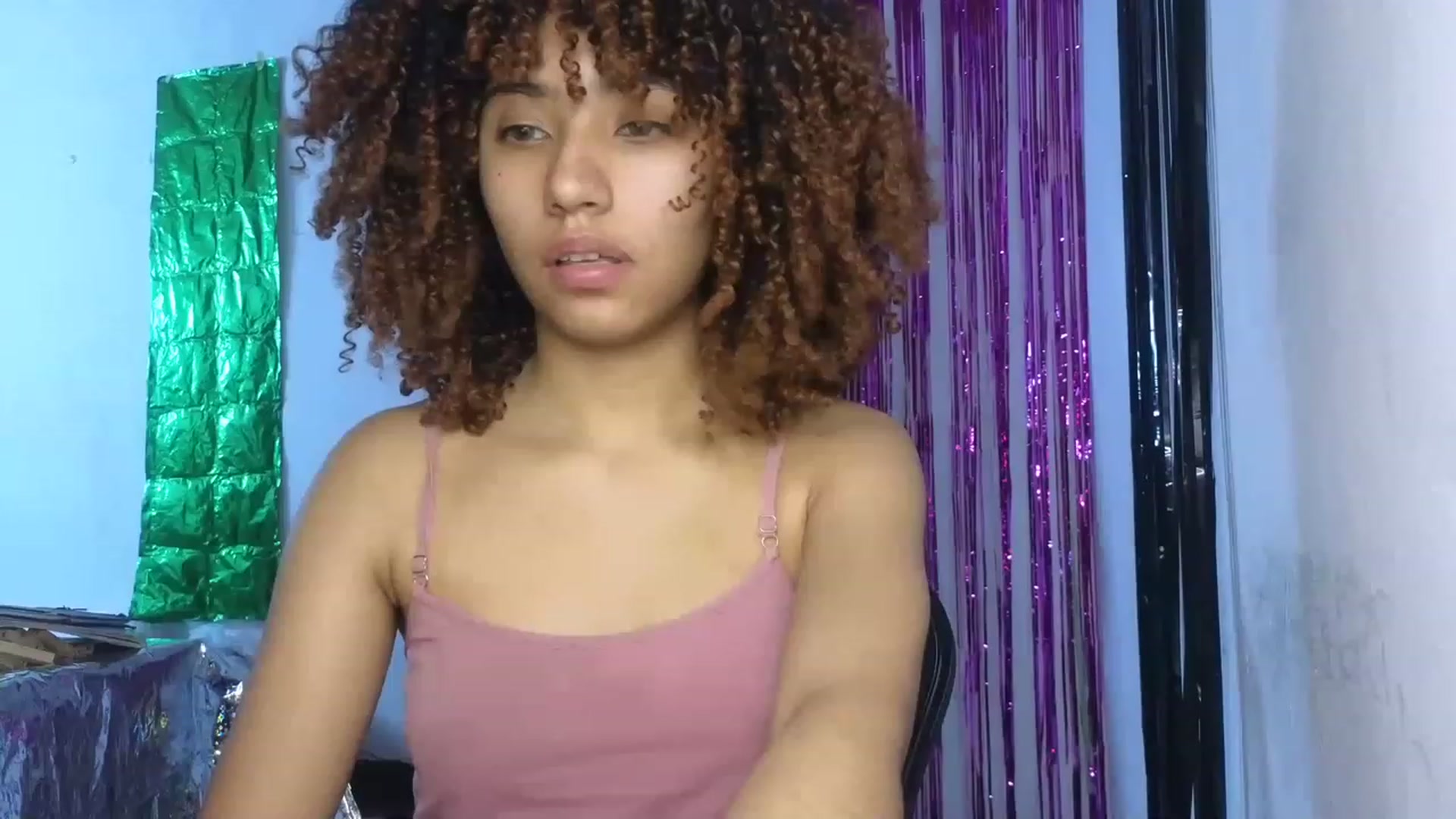 Gallery image thumbnail from Cofewithmilk's myfreecams stream on, 06/17/2023, 18:06 image 15 of 20