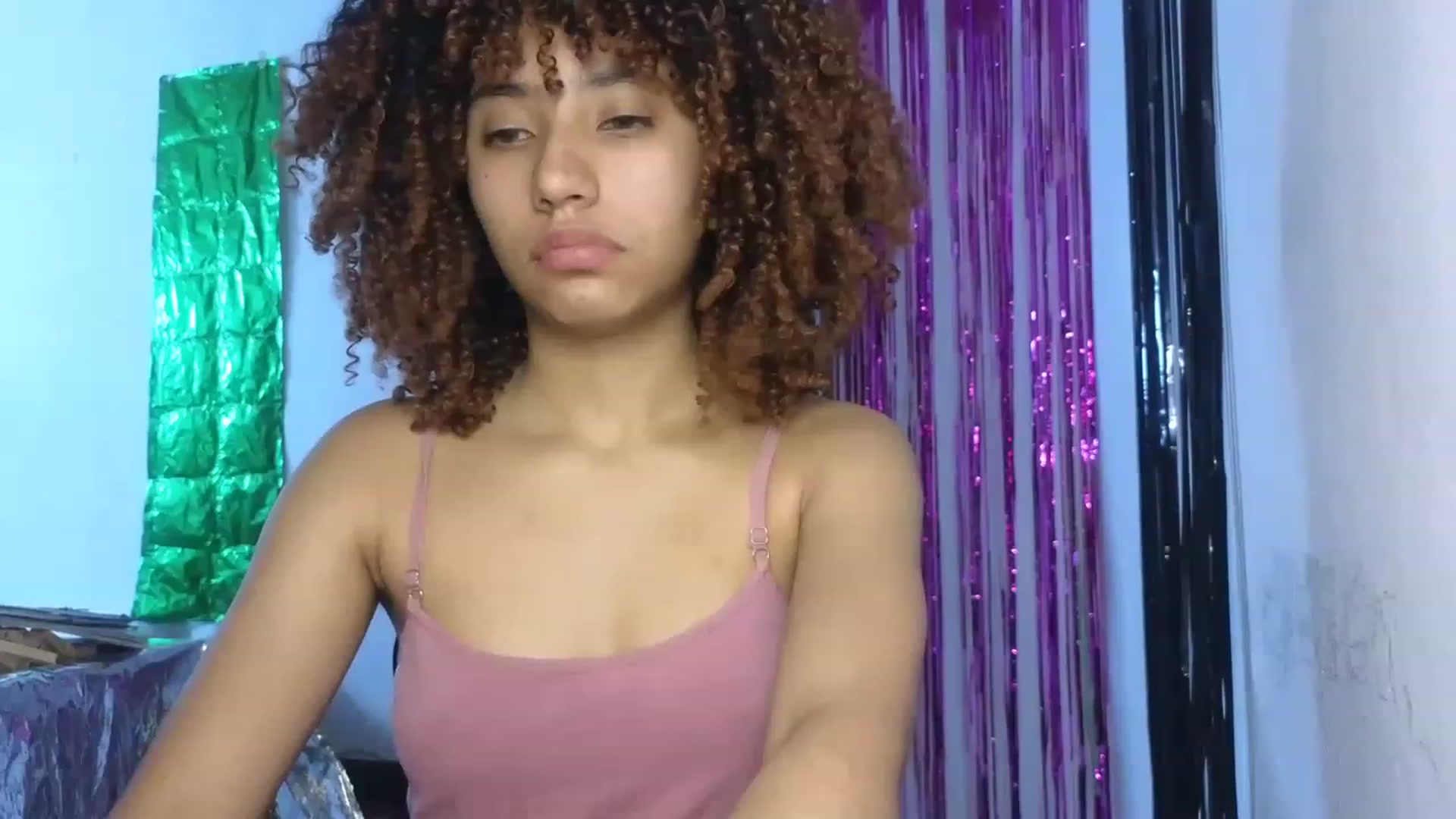 Gallery image thumbnail from Cofewithmilk's myfreecams stream on, 06/17/2023, 18:06 image 20 of 20