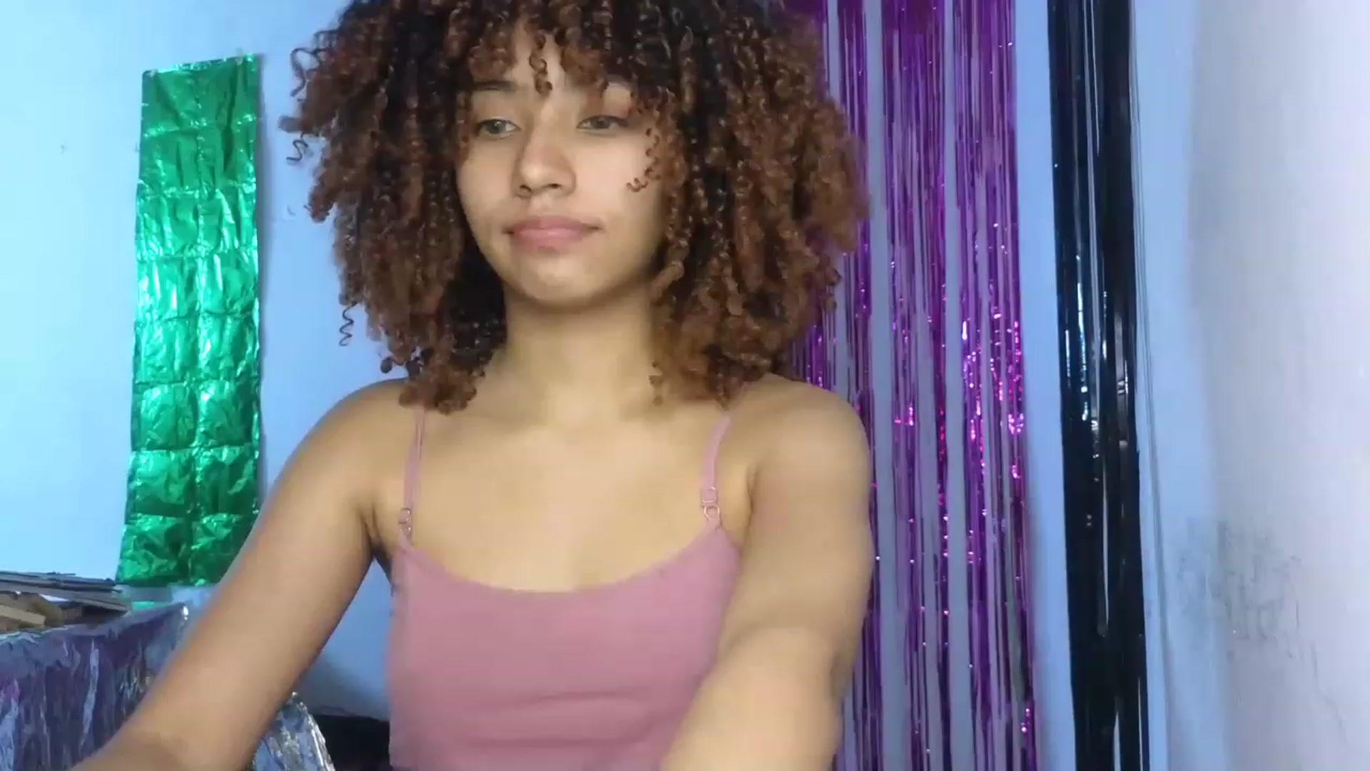 Gallery image thumbnail from Cofewithmilk's myfreecams stream on, 06/17/2023, 18:06 image 7 of 20