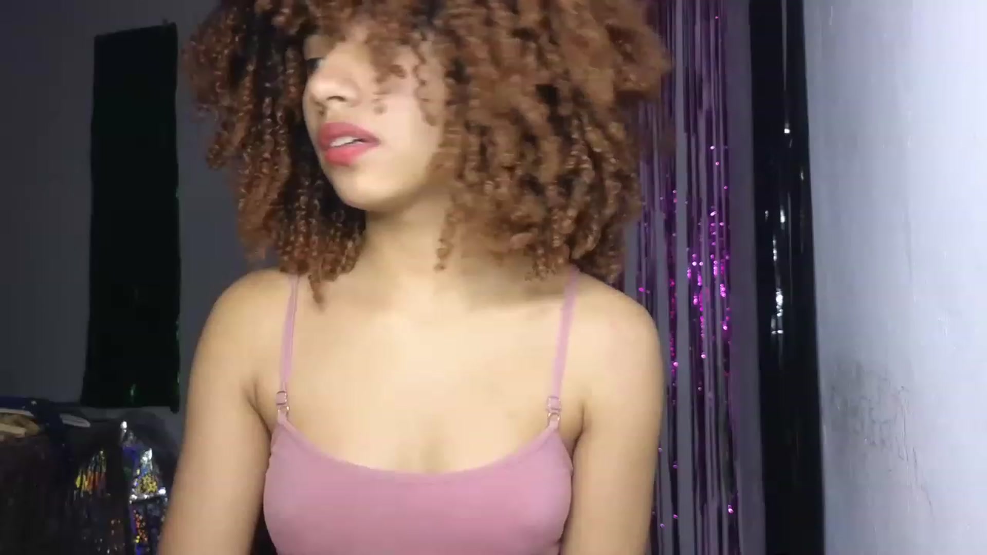 Gallery image thumbnail from Cofewithmilk's myfreecams stream on, 06/18/2023, 01:28 image 11 of 20