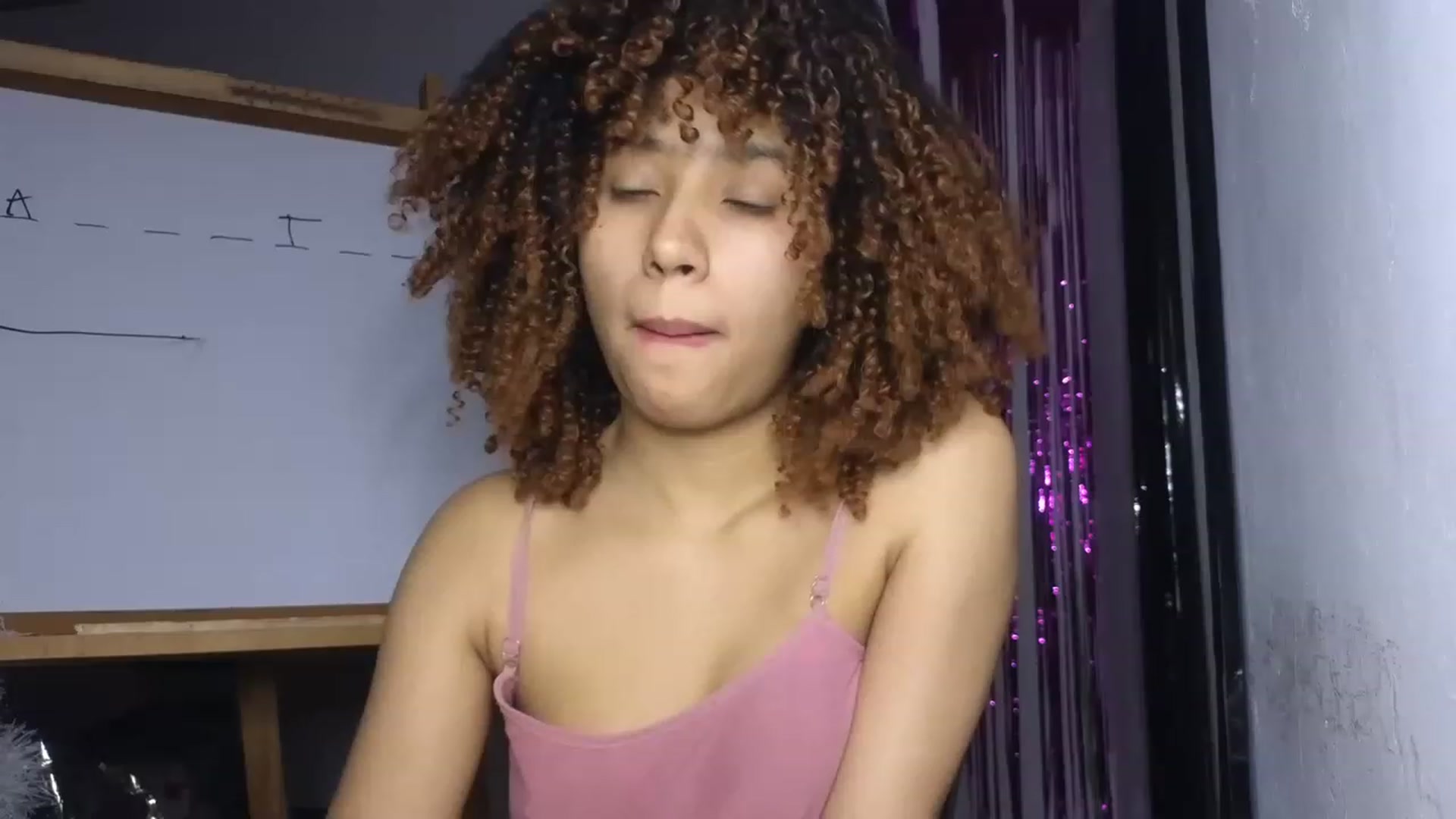 Gallery image thumbnail from Cofewithmilk's myfreecams stream on, 06/18/2023, 03:28 image 11 of 20