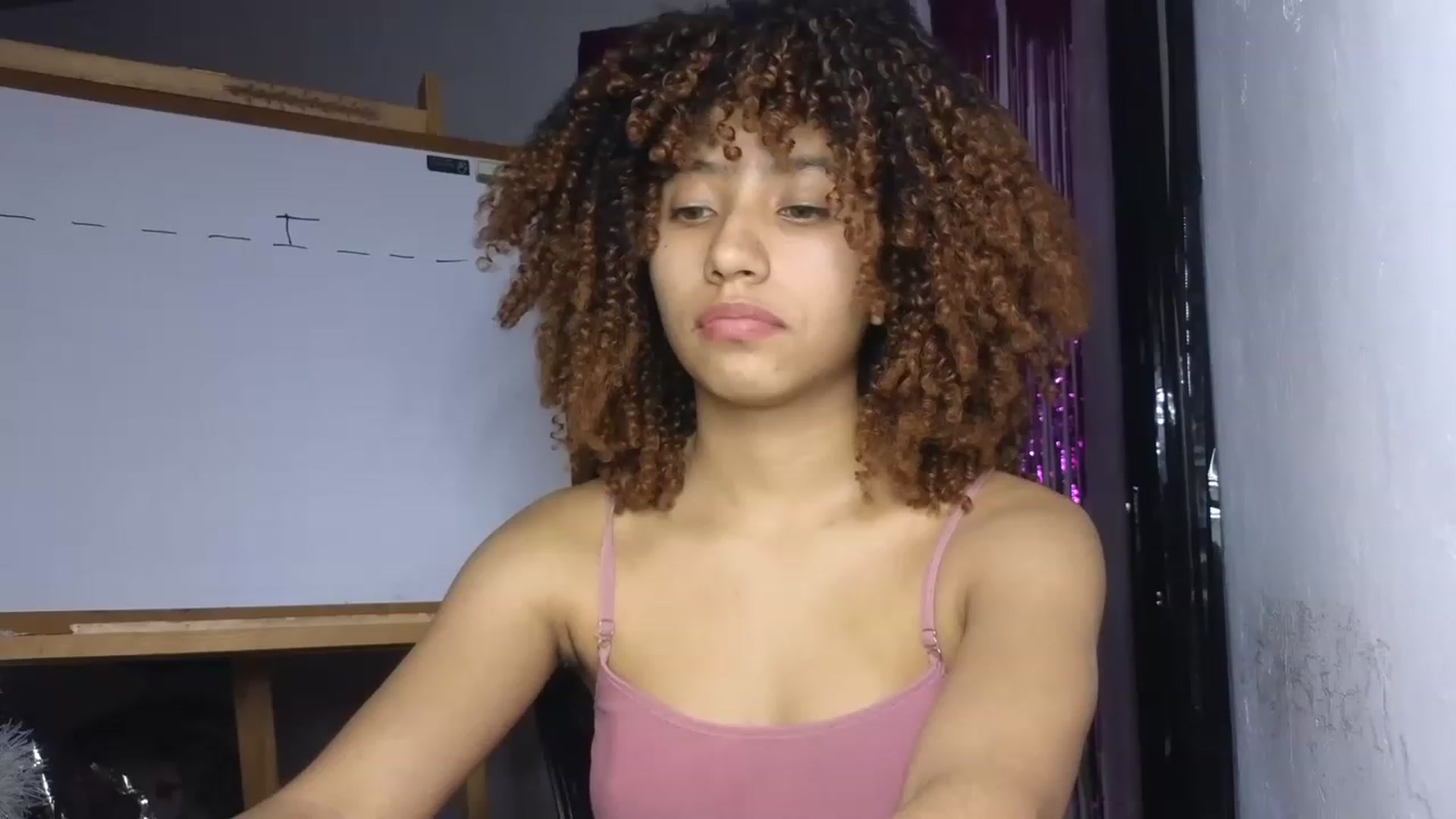 Gallery image thumbnail from Cofewithmilk's myfreecams stream on, 06/18/2023, 03:28 image 9 of 20