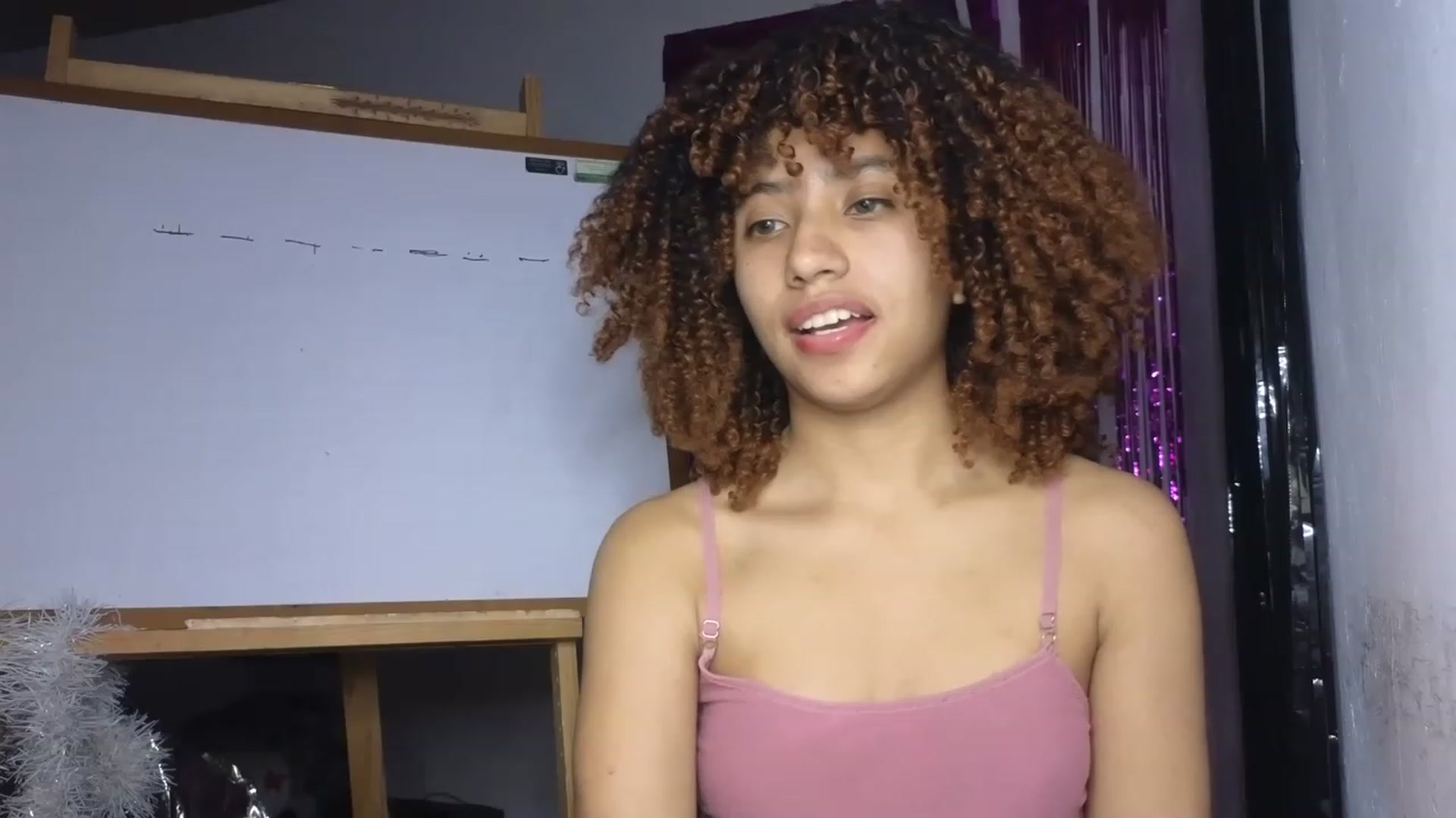 Gallery image thumbnail from Cofewithmilk's myfreecams stream on, 06/18/2023, 03:28 image 4 of 20
