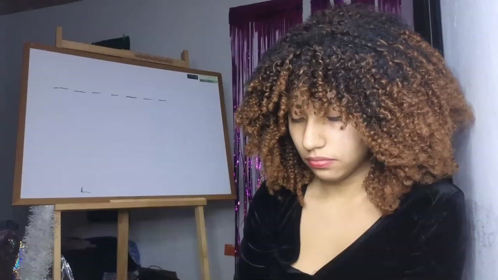Gallery image thumbnail from Cofewithmilk's myfreecams stream on, 06/19/2023, 03:47 image 7 of 20