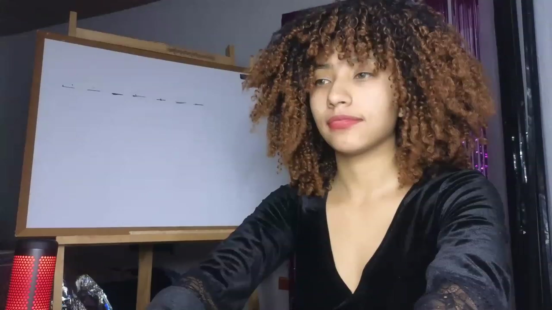 Gallery image thumbnail from Cofewithmilk's myfreecams stream on, 06/19/2023, 05:28 image 16 of 20