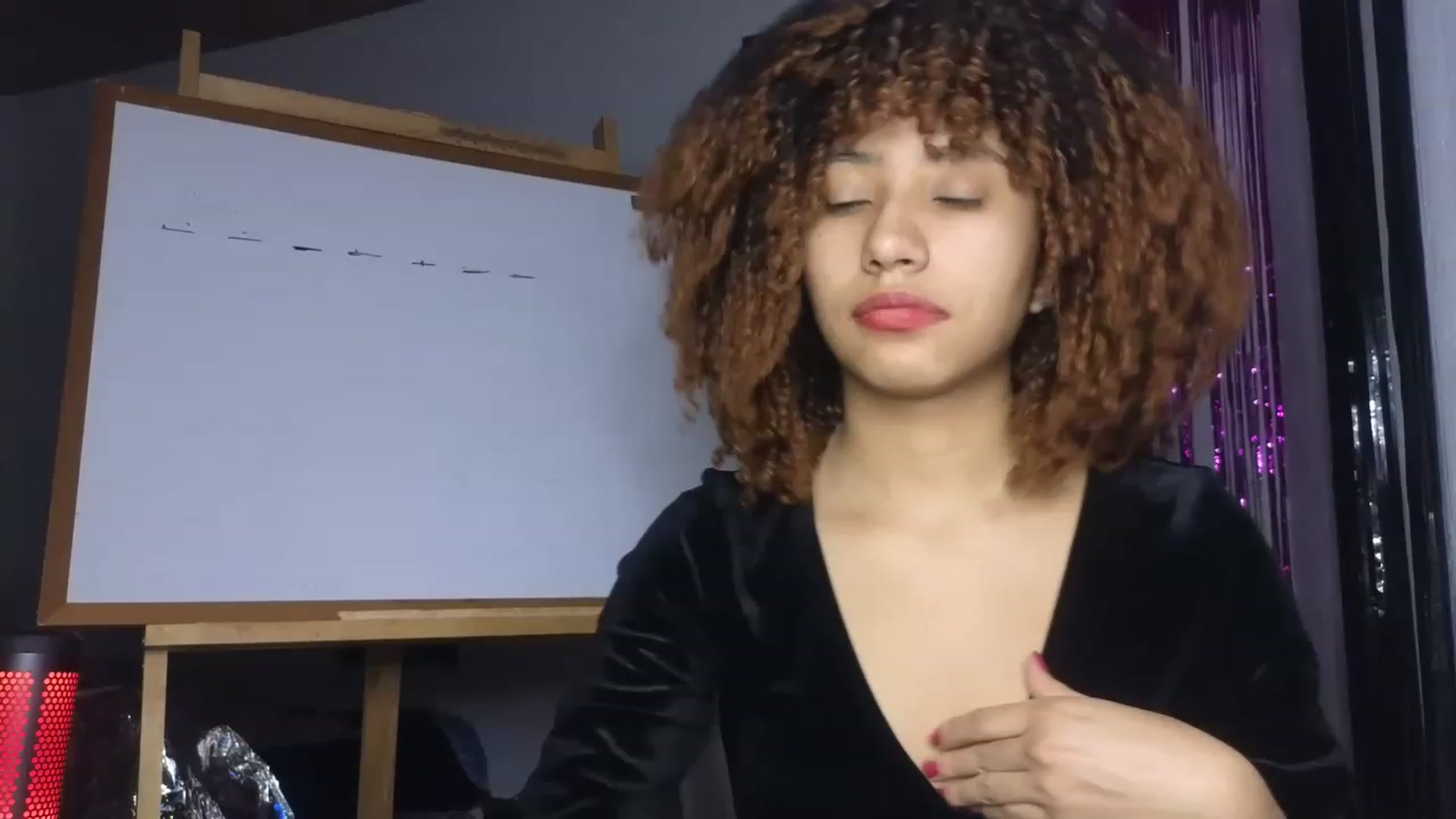 Gallery image thumbnail from Cofewithmilk's myfreecams stream on, 06/19/2023, 05:28 image 14 of 20