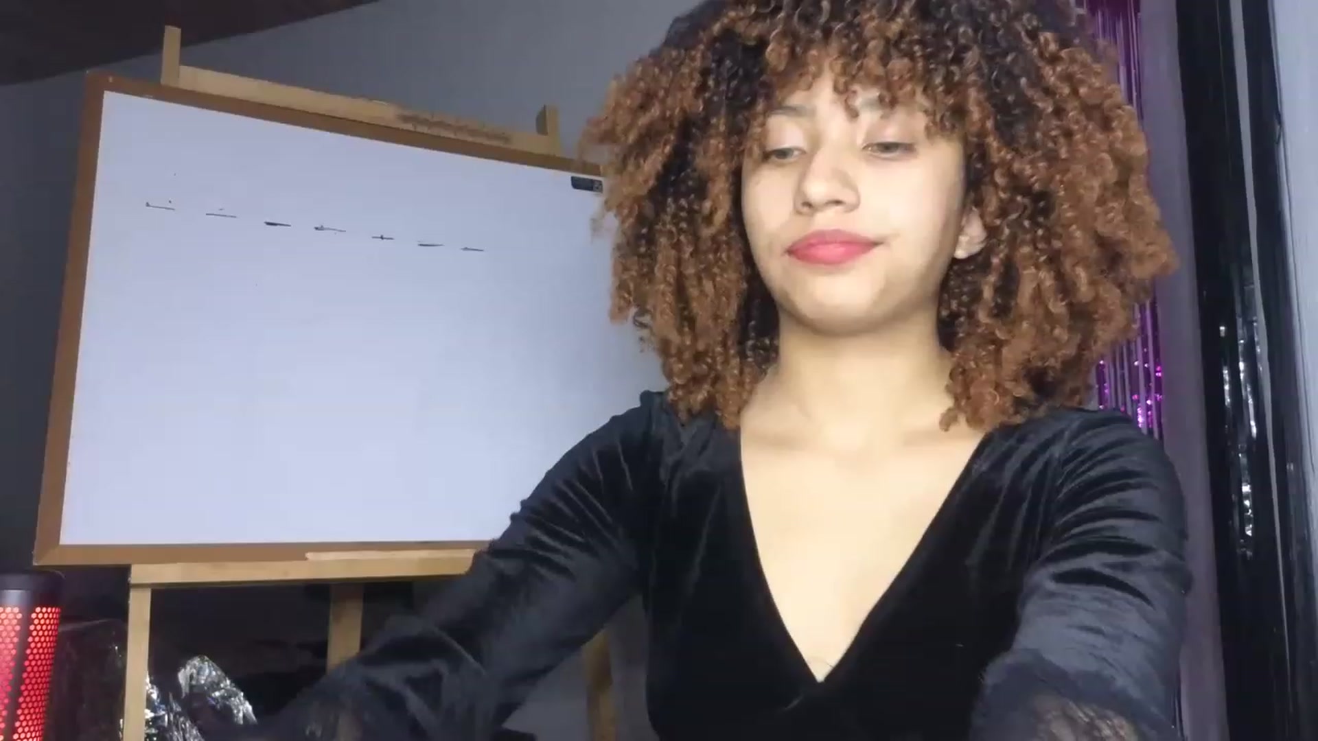Gallery image thumbnail from Cofewithmilk's myfreecams stream on, 06/19/2023, 05:28 image 5 of 20