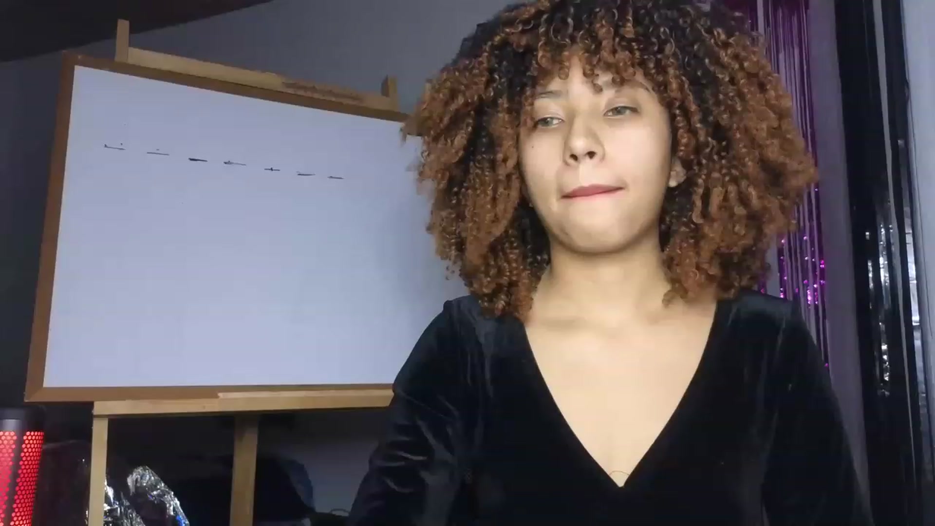 Gallery image thumbnail from Cofewithmilk's myfreecams stream on, 06/19/2023, 05:28 image 11 of 20