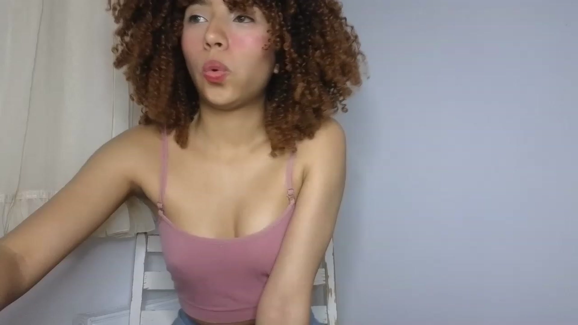 Gallery image thumbnail from Cofewithmilk's myfreecams stream on, 07/04/2023, 01:42 image 15 of 20