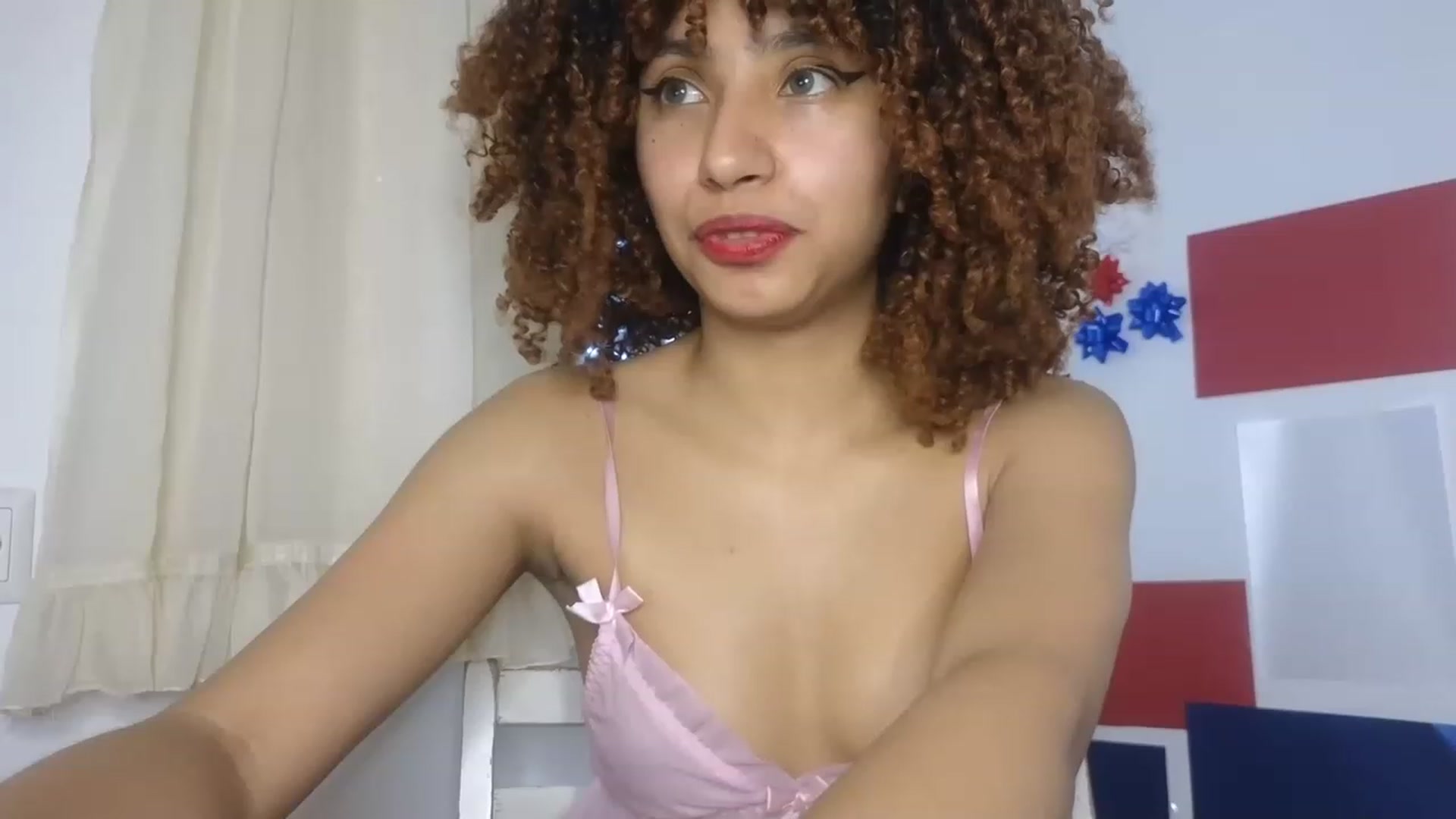 Gallery image thumbnail from Cofewithmilk's myfreecams stream on, 07/29/2023, 16:03 image 2 of 20
