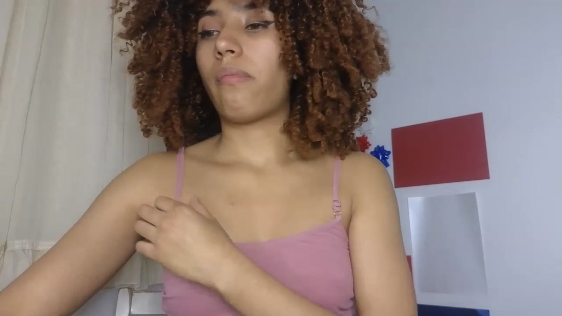 Gallery image thumbnail from Cofewithmilk's myfreecams stream on, 07/31/2023, 03:00 image 19 of 20