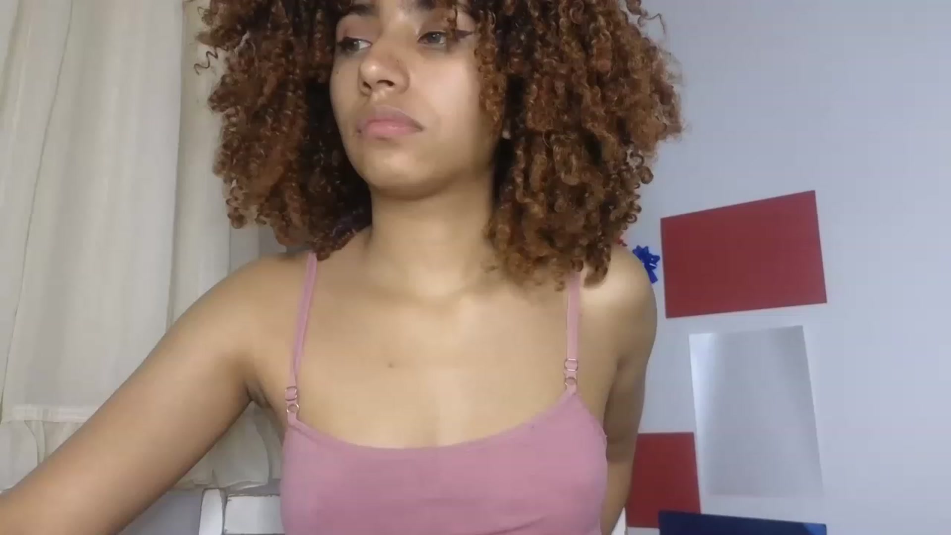 Gallery image thumbnail from Cofewithmilk's myfreecams stream on, 07/31/2023, 03:00 image 18 of 20
