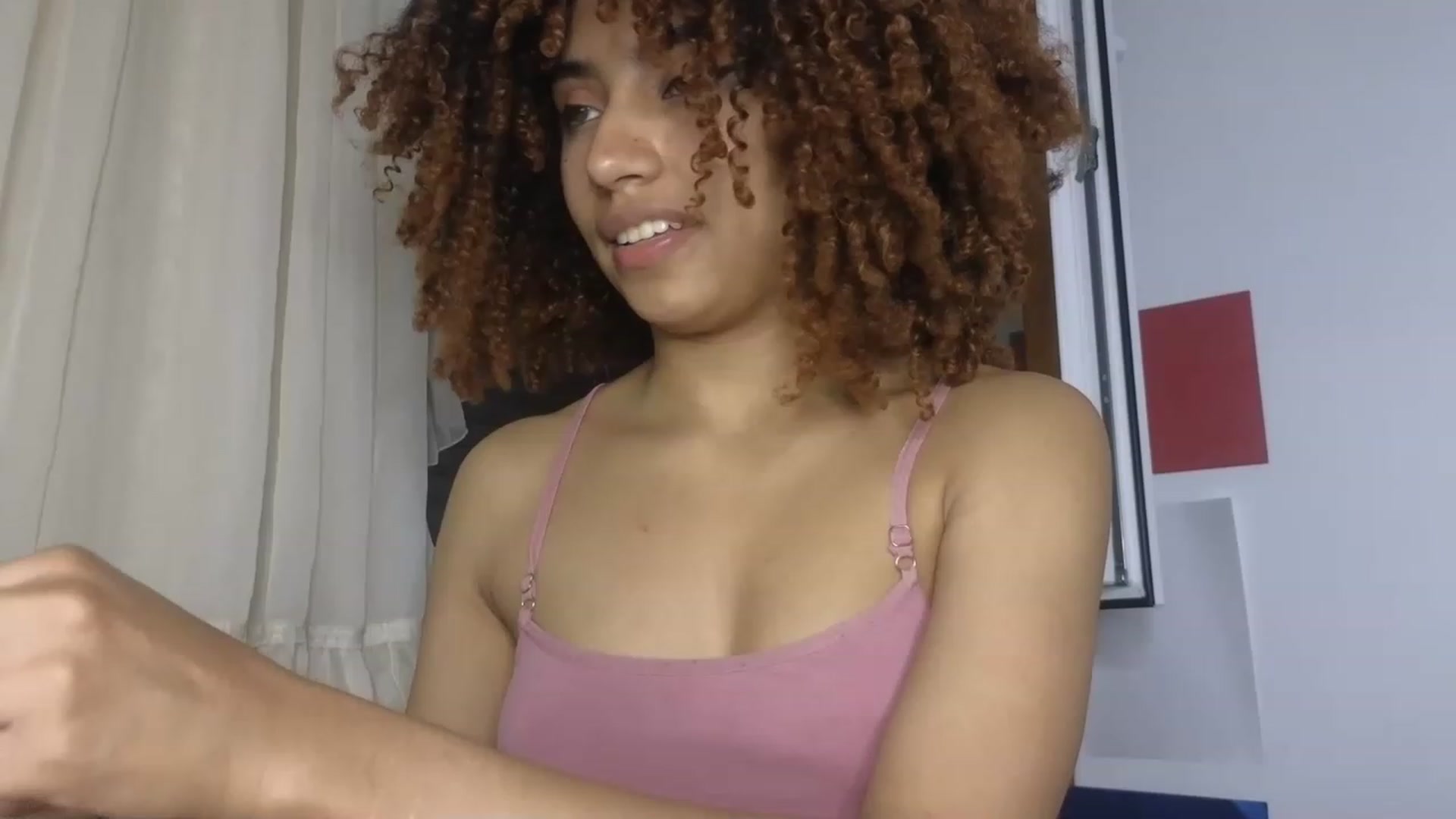 Gallery image thumbnail from Cofewithmilk's myfreecams stream on, 07/31/2023, 03:00 image 14 of 20