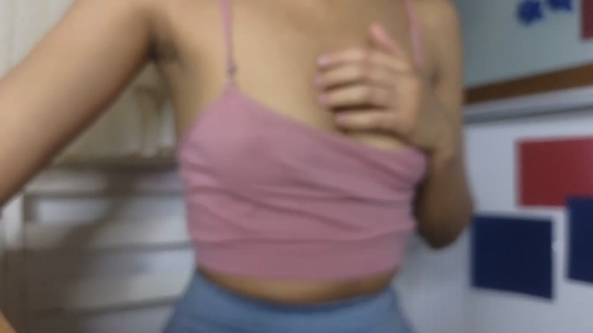 Gallery image thumbnail from Cofewithmilk's myfreecams stream on, 07/31/2023, 22:14 image 15 of 20