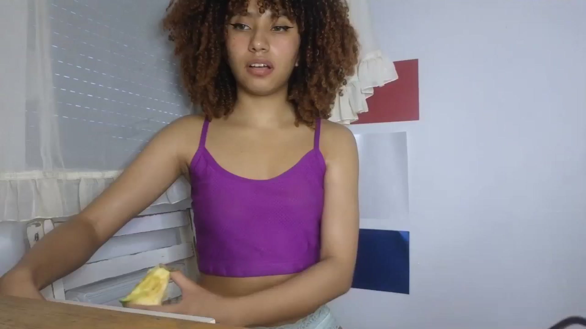 Gallery image thumbnail from Cofewithmilk's myfreecams stream on, 08/03/2023, 19:02 image 7 of 20
