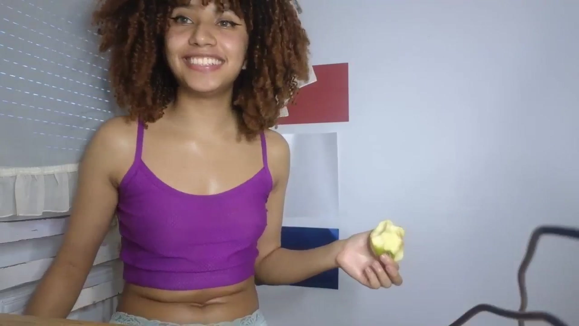 Gallery image thumbnail from Cofewithmilk's myfreecams stream on, 08/03/2023, 19:02 image 4 of 20