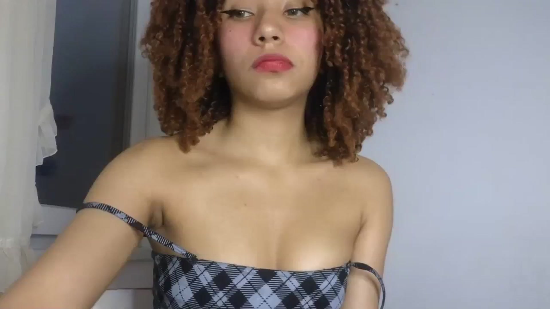 Gallery image thumbnail from Cofewithmilk's myfreecams stream on, 08/04/2023, 20:44 image 1 of 20