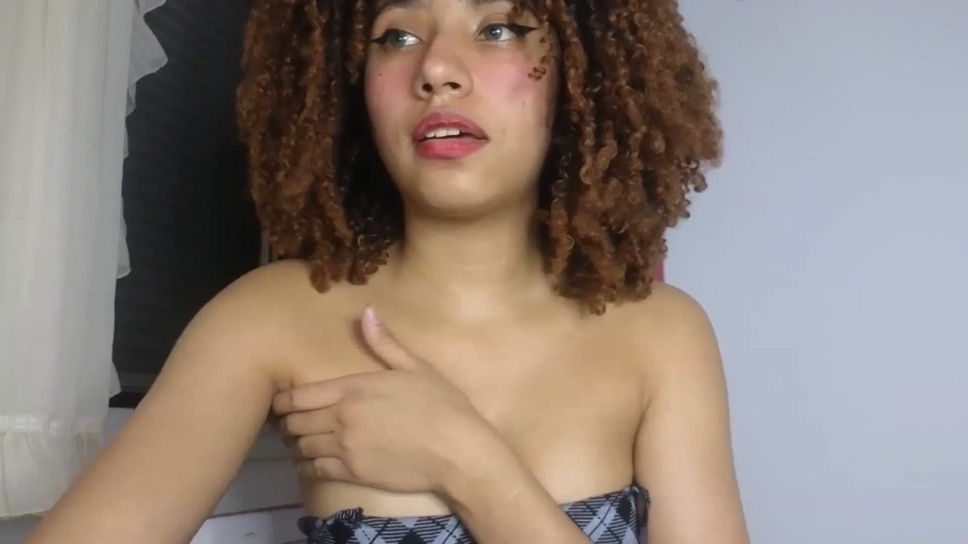 Gallery image thumbnail from Cofewithmilk's myfreecams stream on, 08/04/2023, 20:44 image 15 of 20