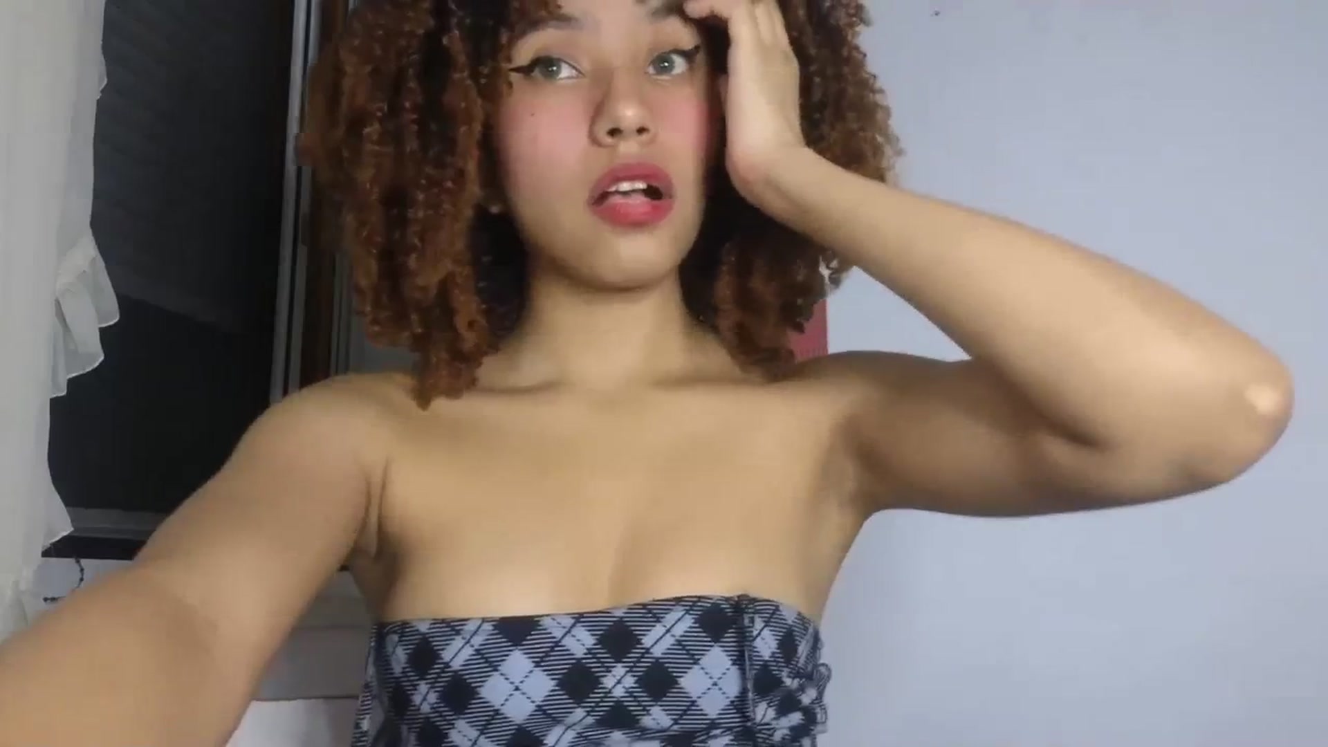 Gallery image thumbnail from Cofewithmilk's myfreecams stream on, 08/04/2023, 20:44 image 8 of 20