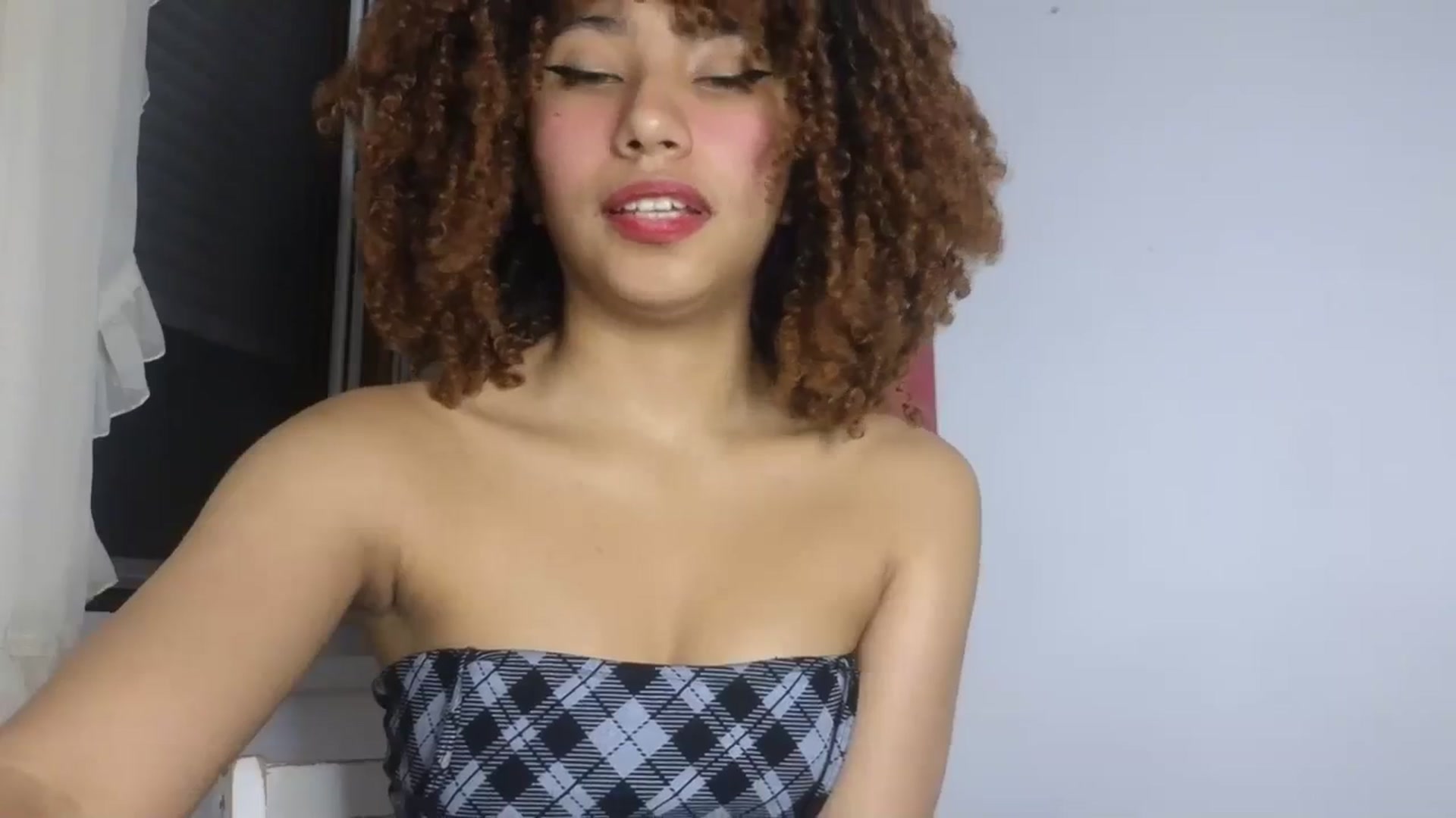 Gallery image thumbnail from Cofewithmilk's myfreecams stream on, 08/04/2023, 20:44 image 5 of 20