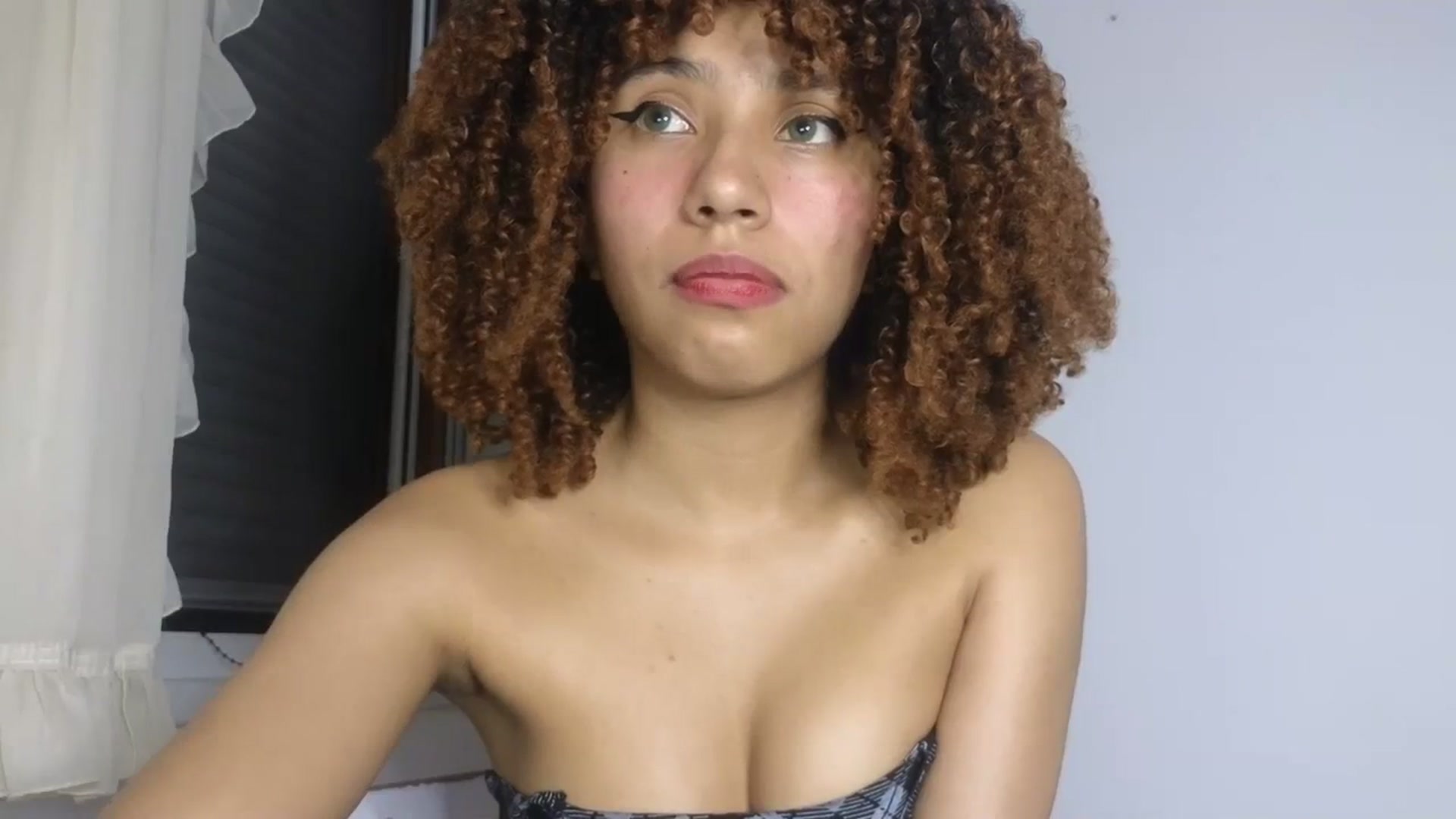 Gallery image thumbnail from Cofewithmilk's myfreecams stream on, 08/04/2023, 20:44 image 17 of 20