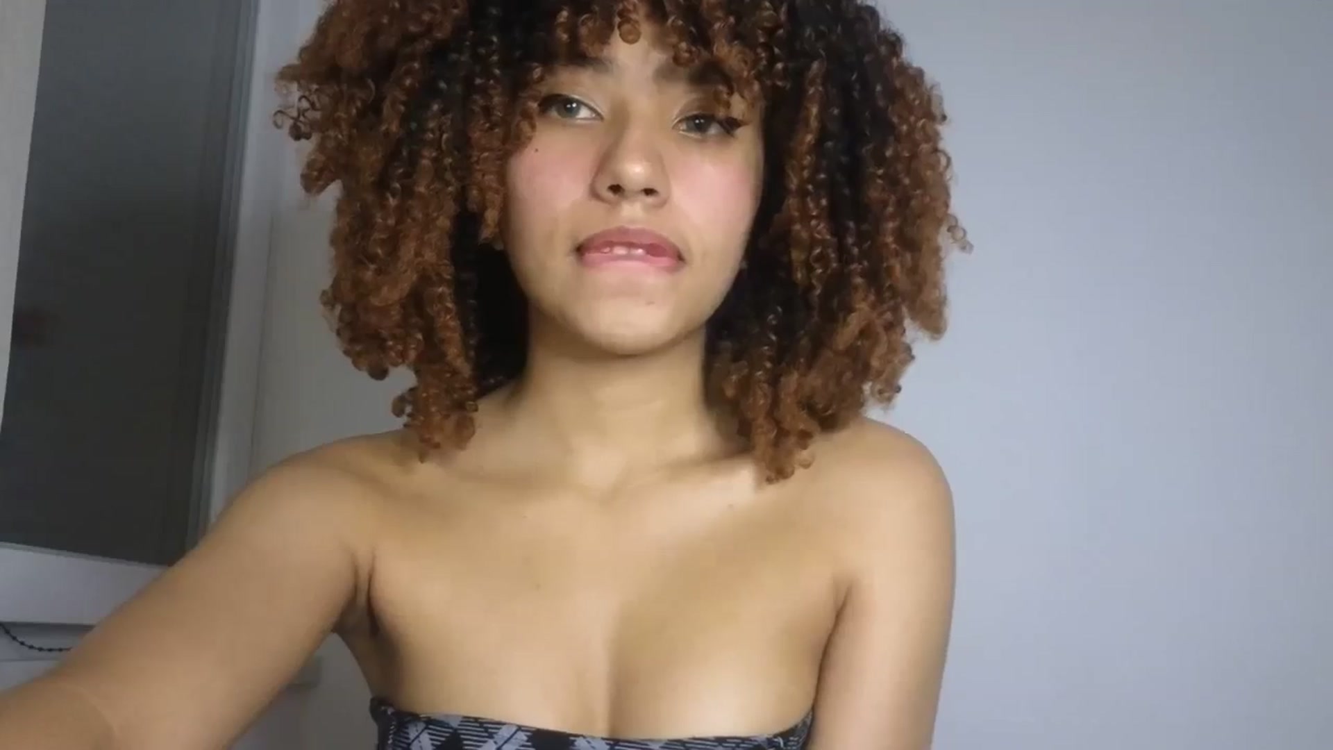 Gallery image thumbnail from Cofewithmilk's myfreecams stream on, 08/04/2023, 22:04 image 6 of 20